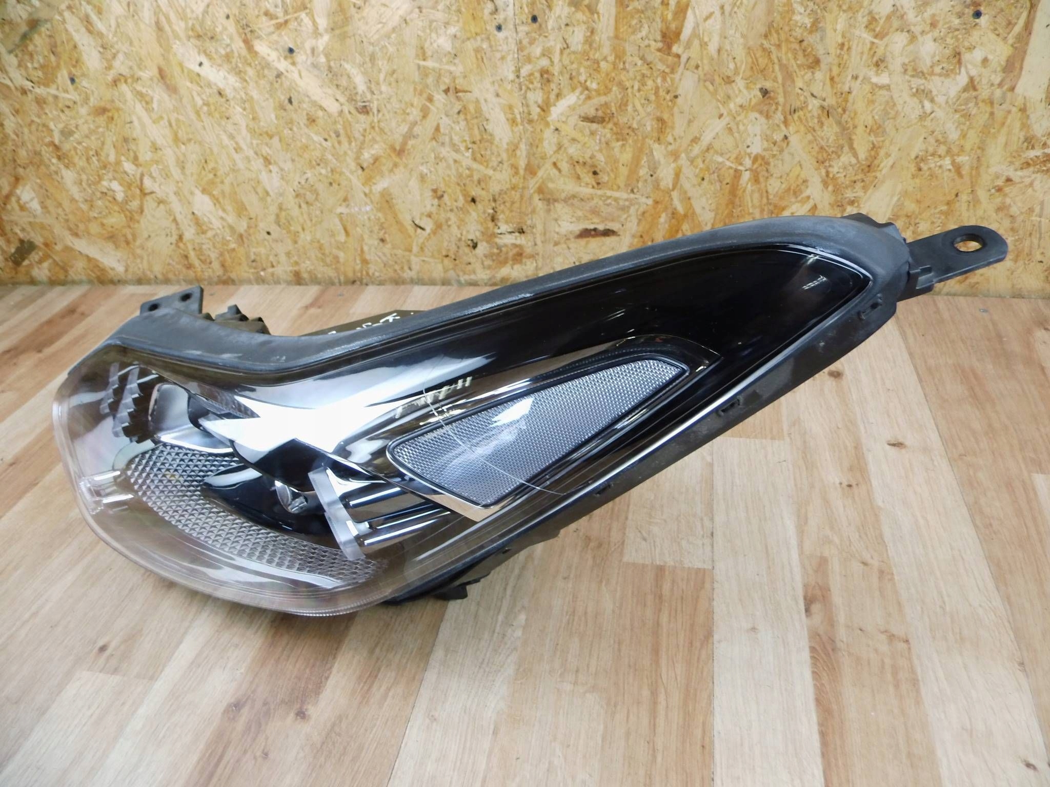 Kia Sportage IV 2018-2021 LIFT light left front front F192101200