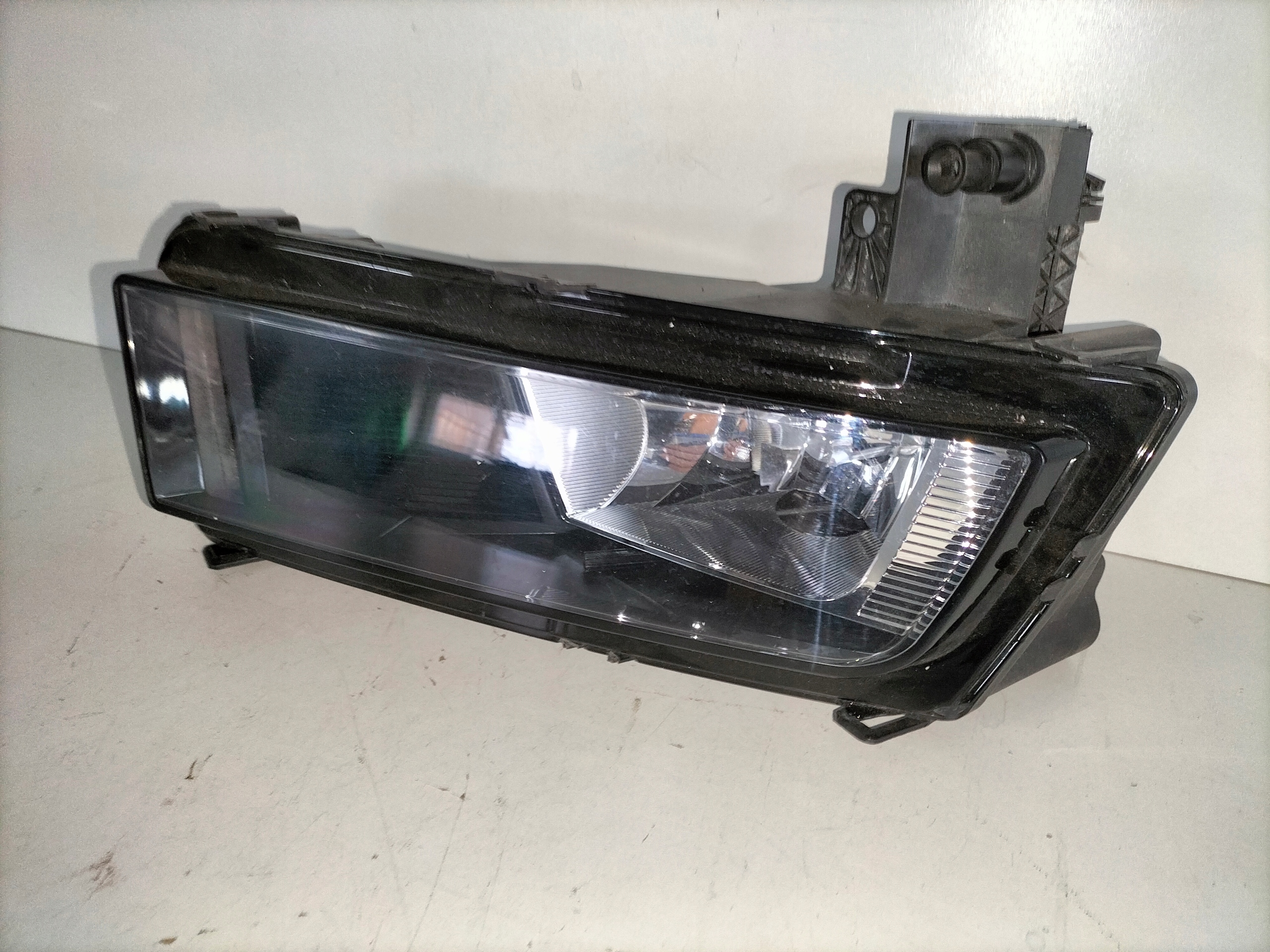 fog light light right VW TOURAN III 15
