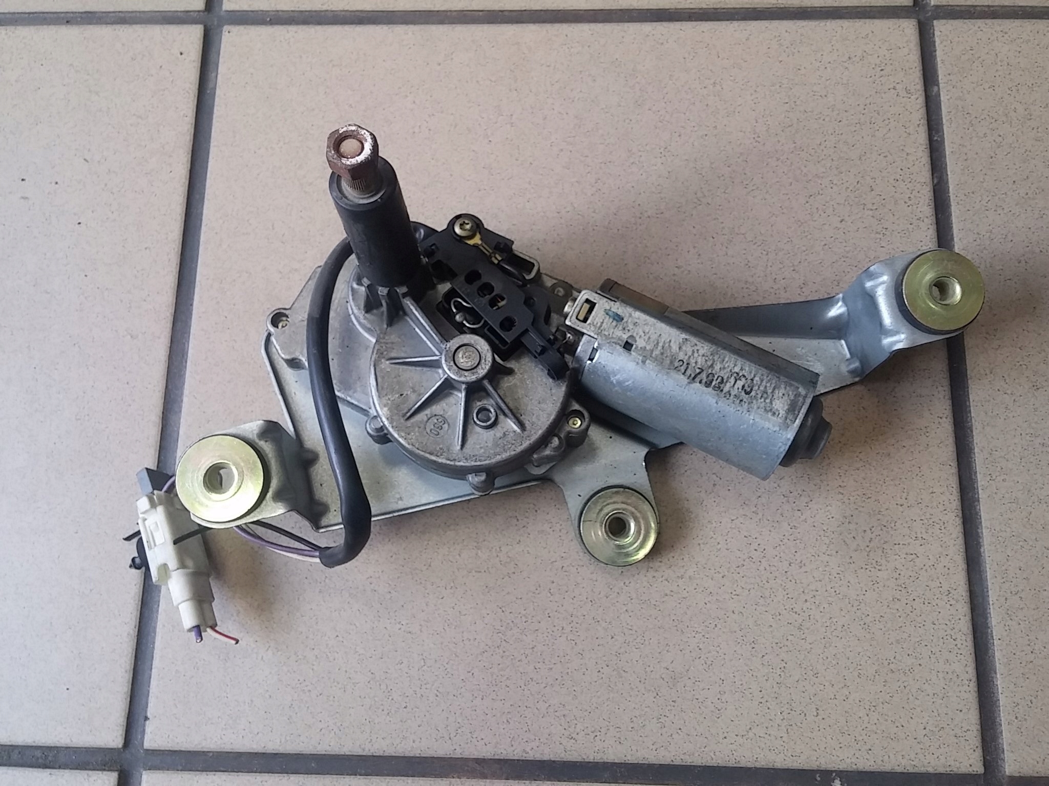 MONDEO MK1 MK2 KOMBI SILNICZEK WYCIERACZEK TYLNEJ