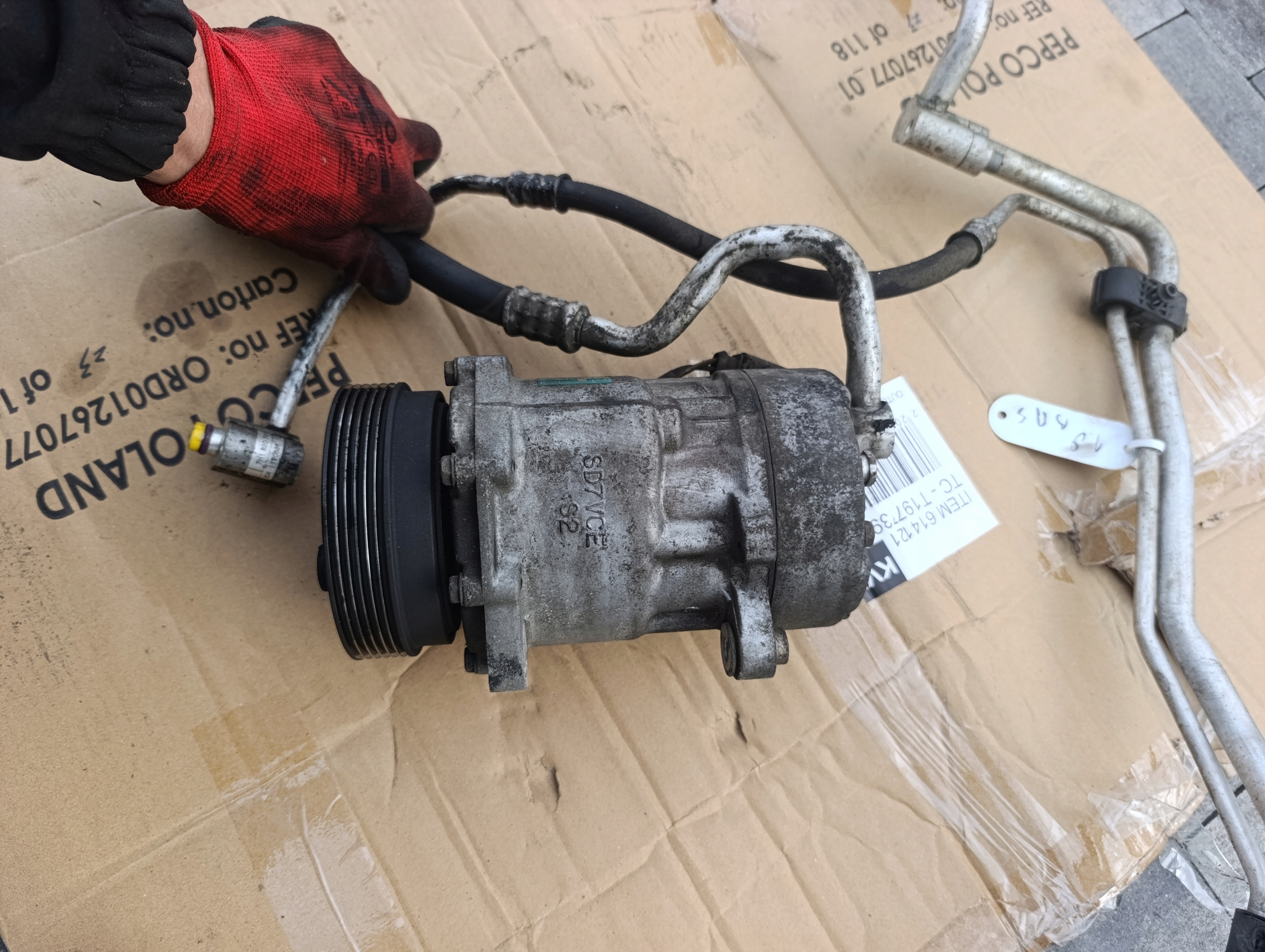 VW T5 1.9 TDI compressor; compressor of the air conditioning