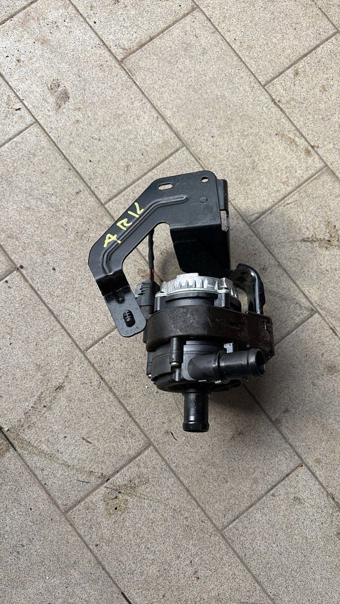 supplementary water pump Renault Arkana 0392024133