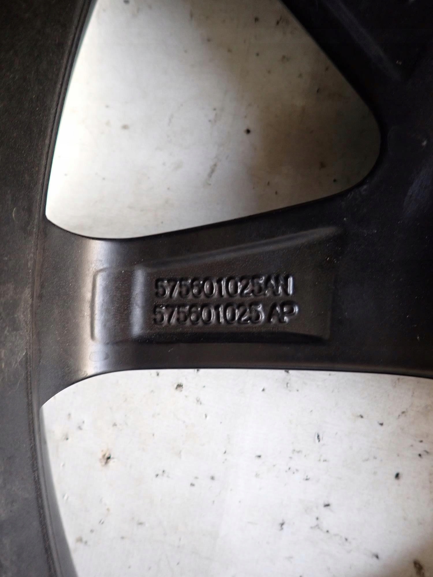 CUPRA 575601025AN 8Jx19 ET45 19" disk hliníkový