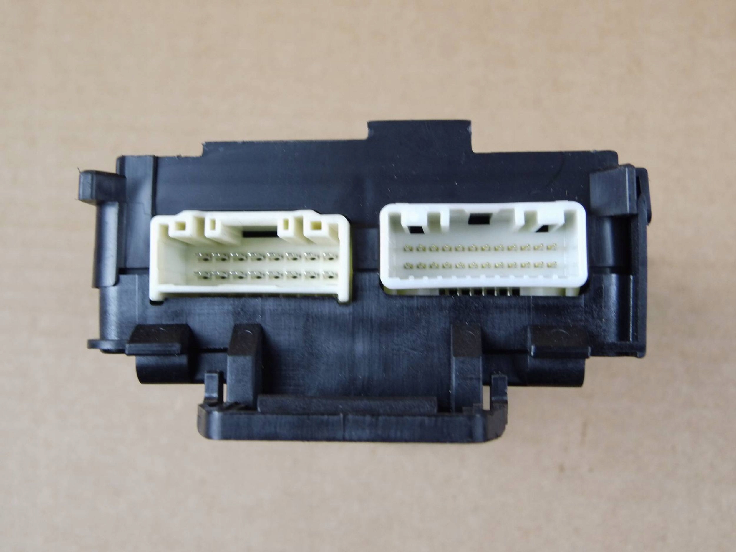 Mazda control unit module BCM KEYLESS TK52675Y0B