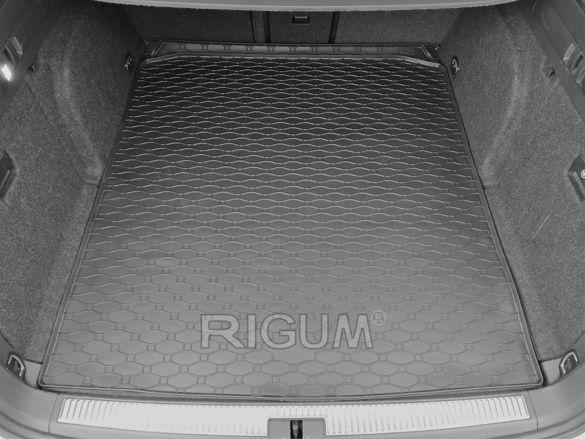 Skoda Superb III Kombi 2015-2020 Mata bagażnika Stan opakowania oryginalne