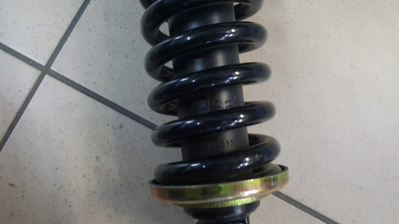 SABO AMORTYZATOR KABINY MERCEDES ACTROS ATEGO AXOR Rodzaj Olejowe