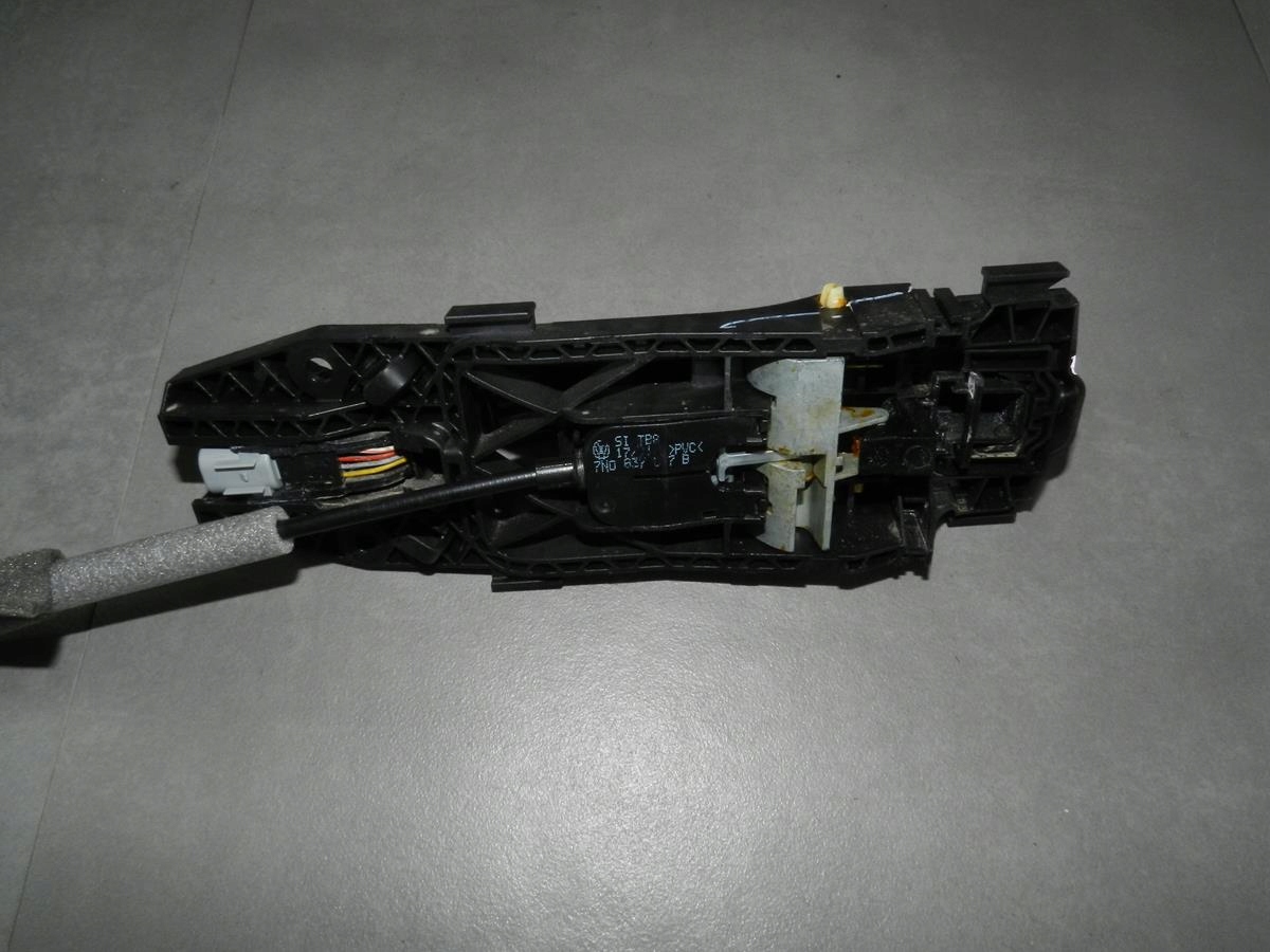 VW JETTA 5C KLAMKA PRAWA PRZÓD KESSY Typ samochodu Samochody osobowe