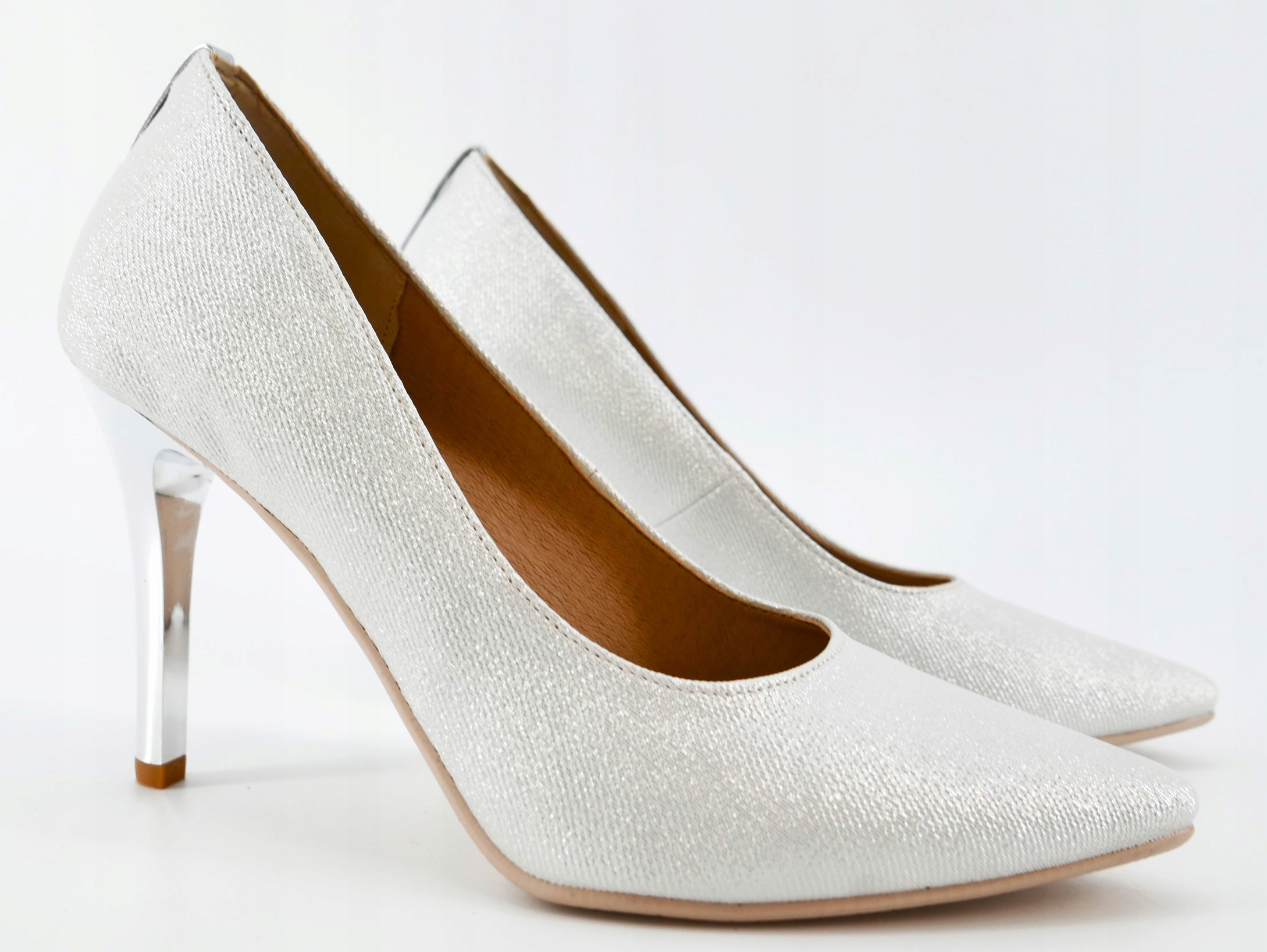 SKORPIO POLSKIE CZÓŁENKA SZPILKI SREBRNE BŁYSK R40 Marka Skorpio