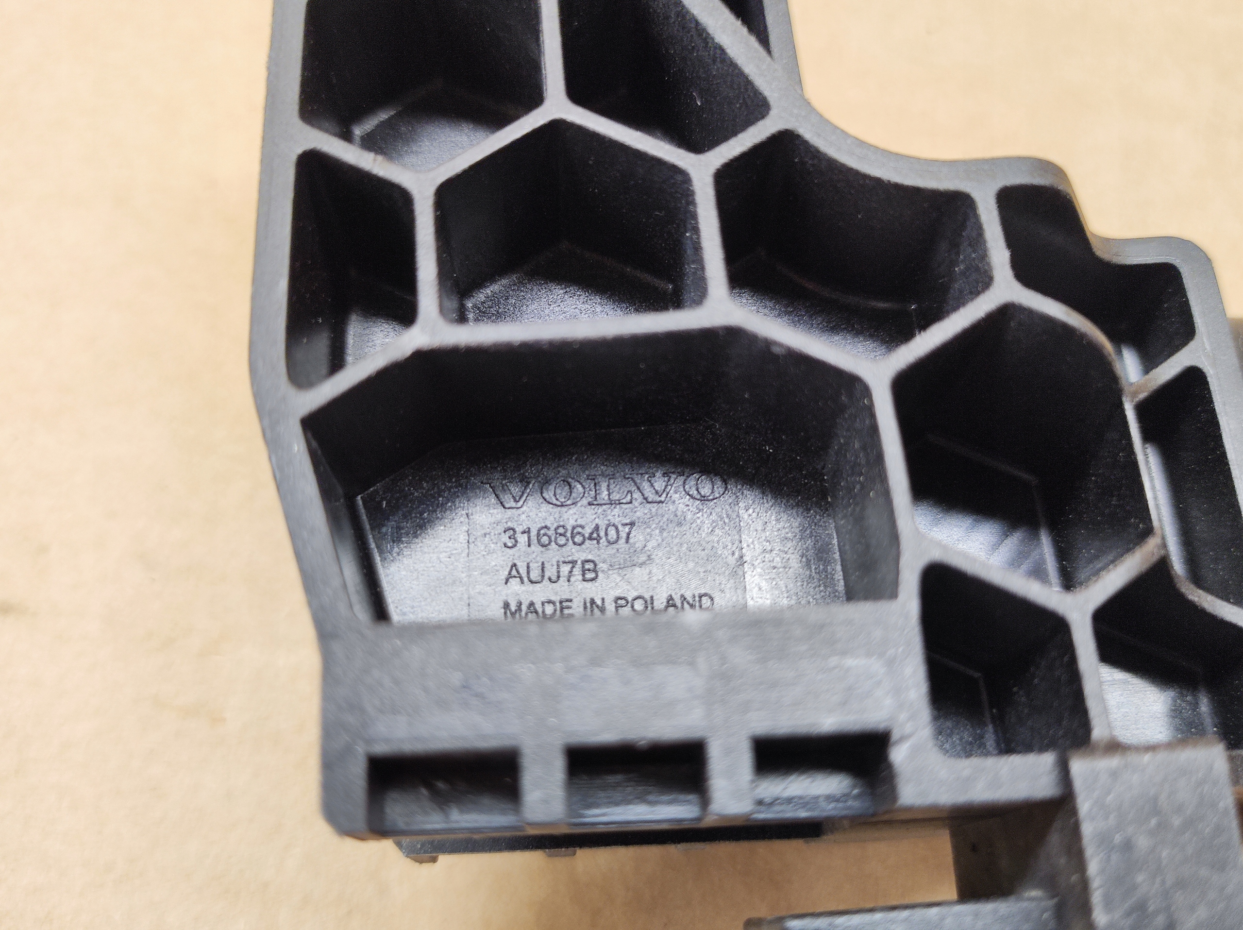 Droite Poignée Support plaque Radiateur VOLVO XC40