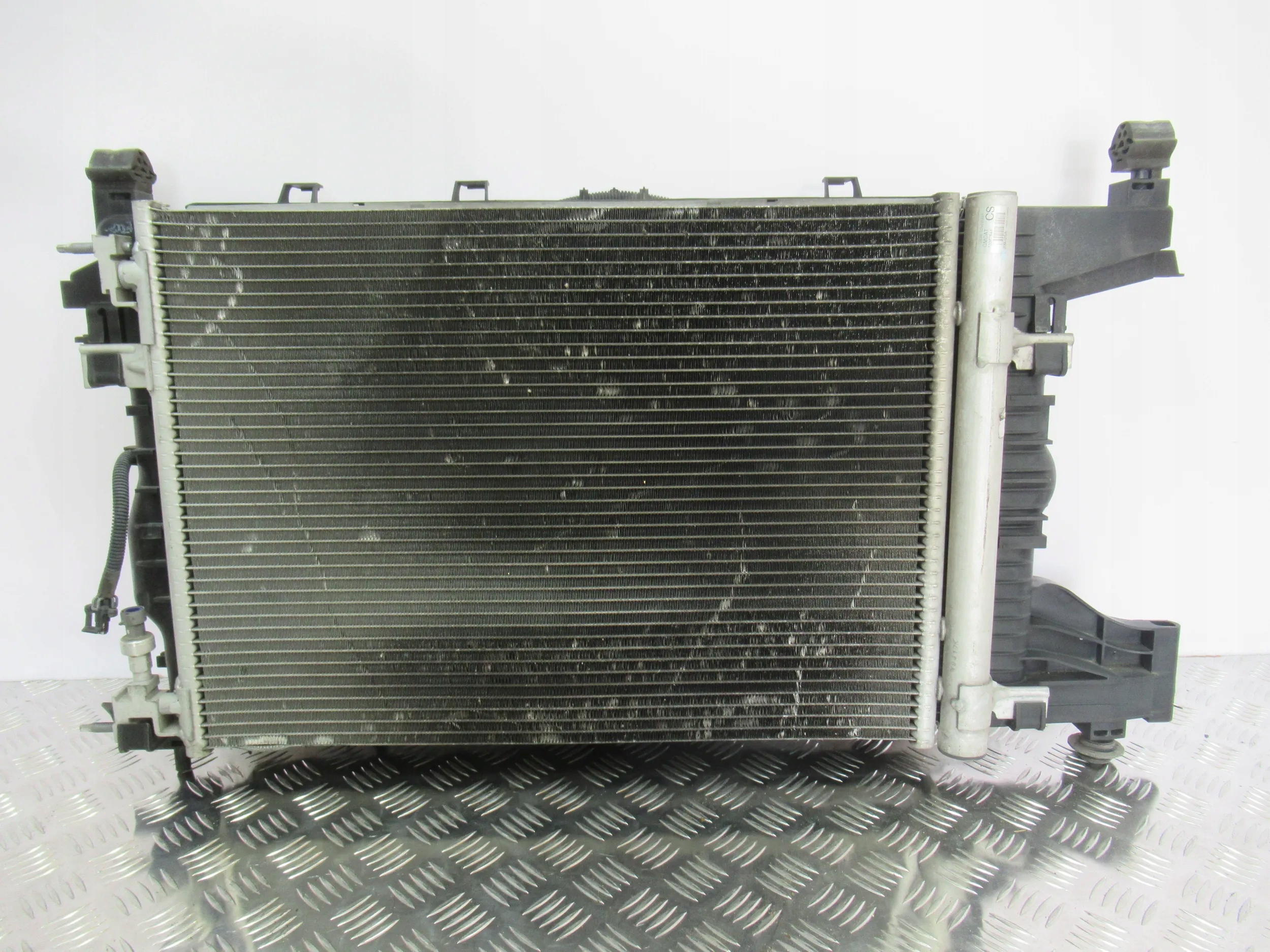 chladič chladiče ventilátor CRUZE 1.6