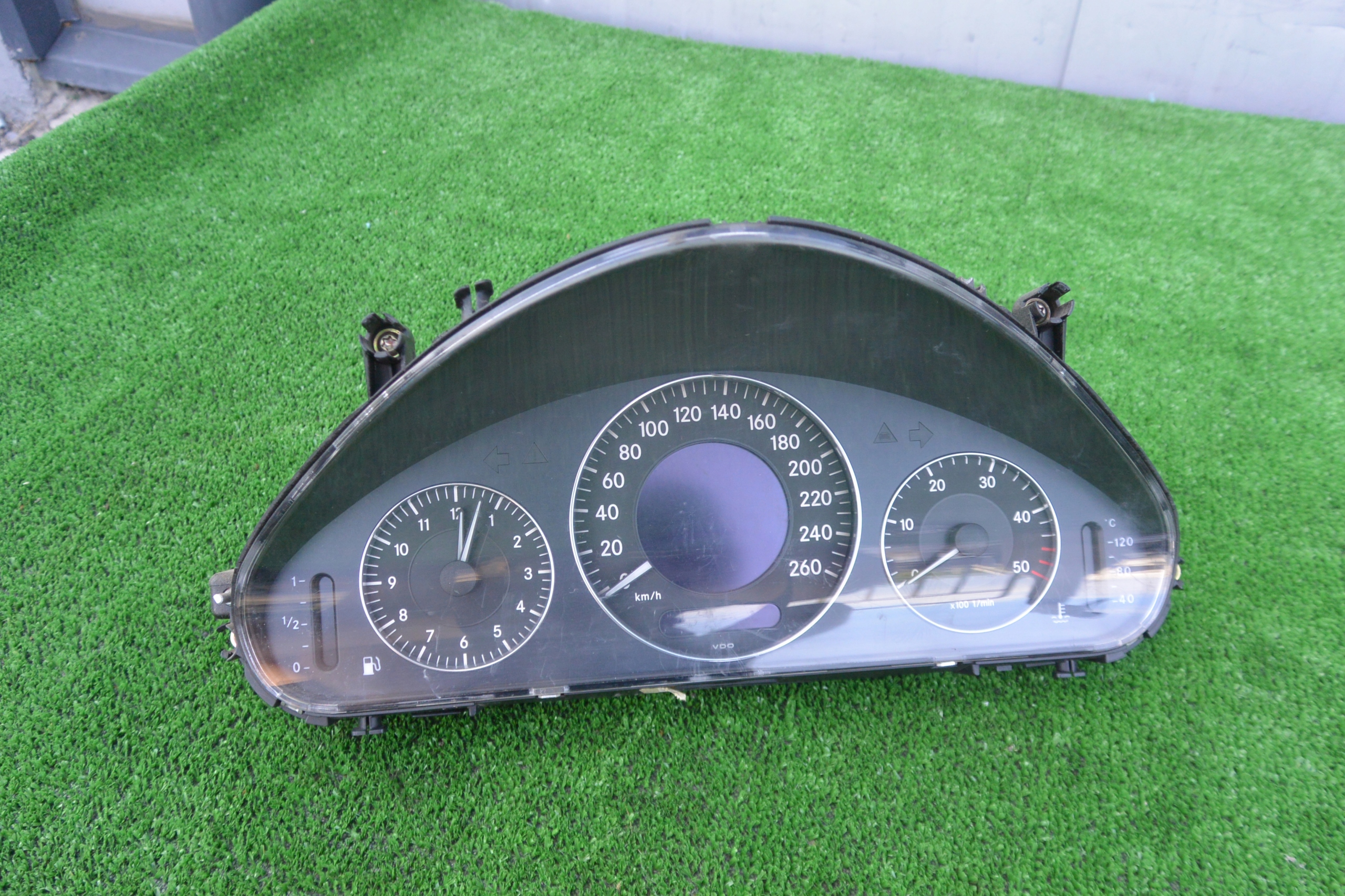 dials dials DIESEL MERCEDES-BENZ E-KLASA W211 ELEGANCE EU A2115402311