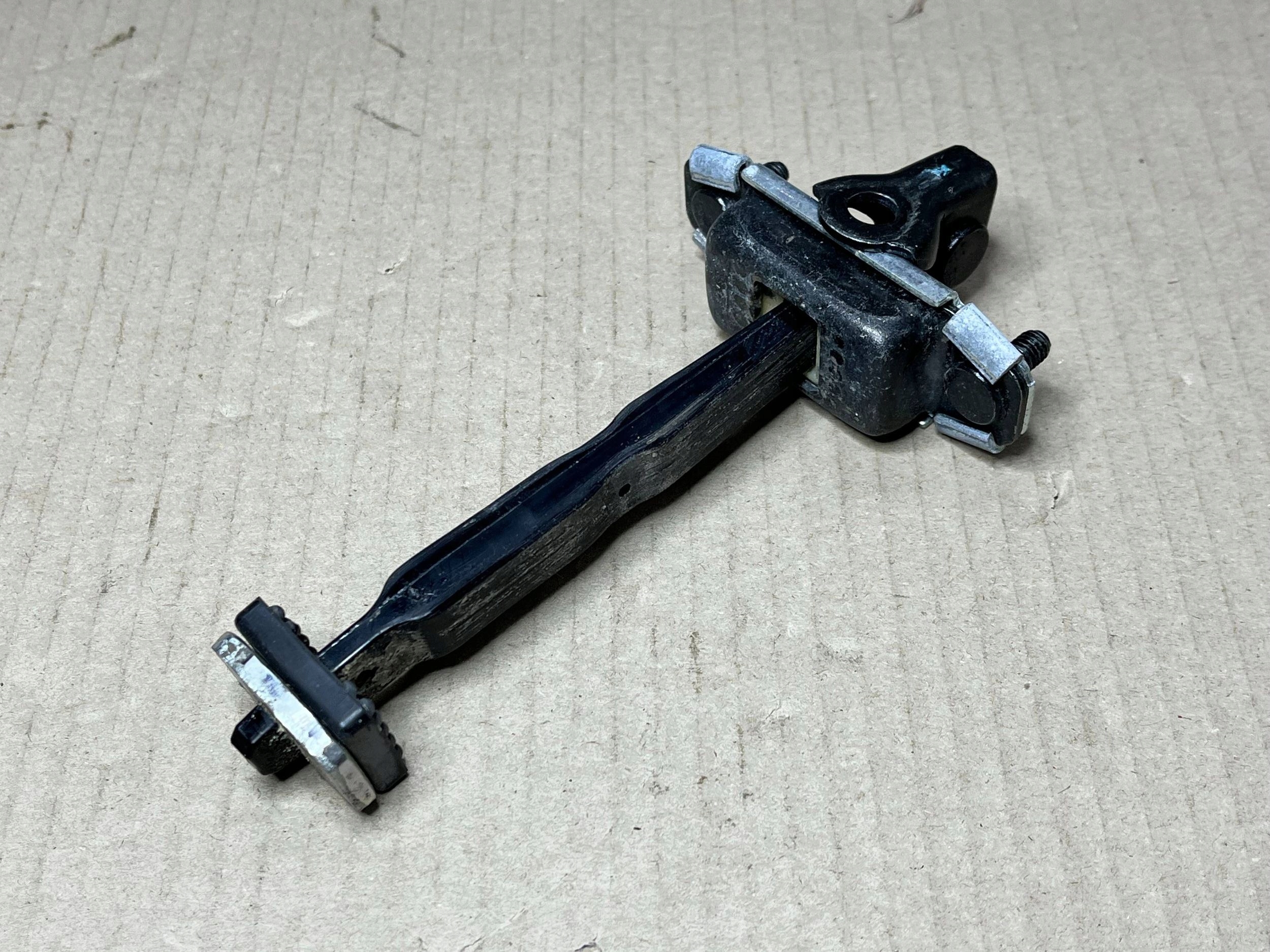limiter door KIA Optima 794902T000