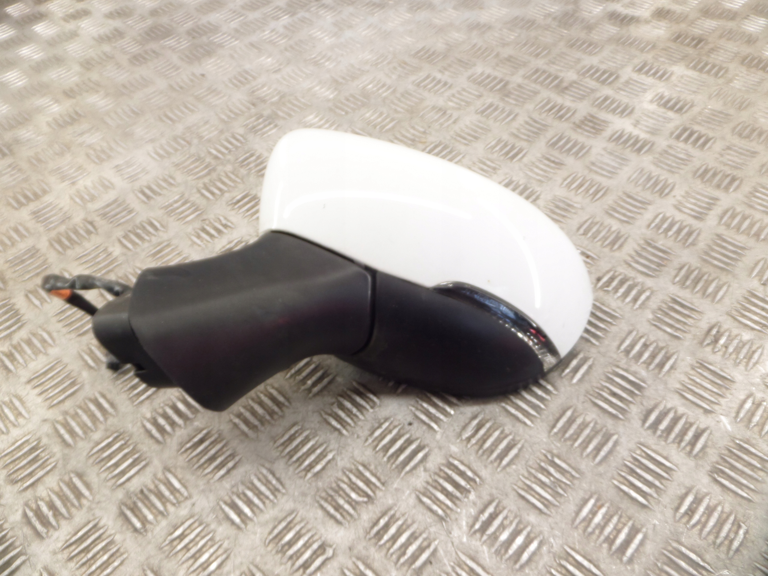RENAULT CLIO V 2019- mirror left 9 PIN KOD LAKIERU: OV369 ICE WHITE