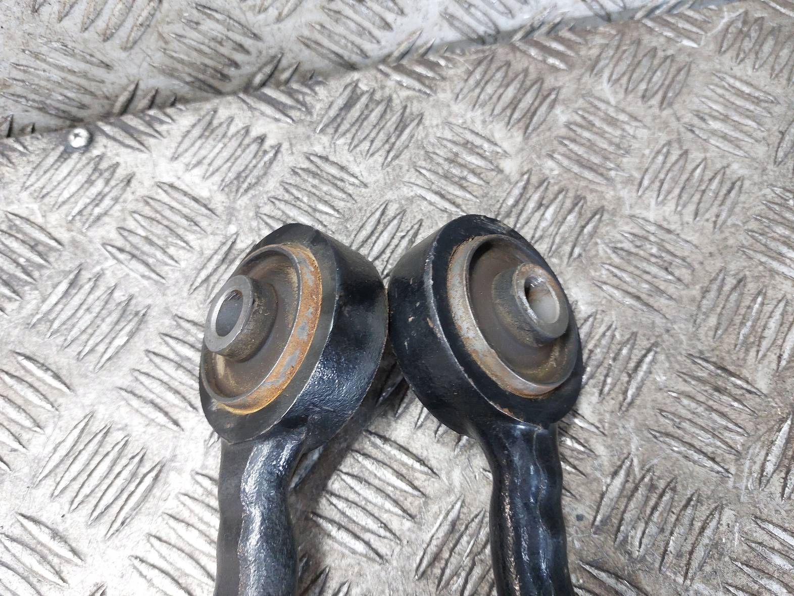 arm left front + right front AUDI A6 C4