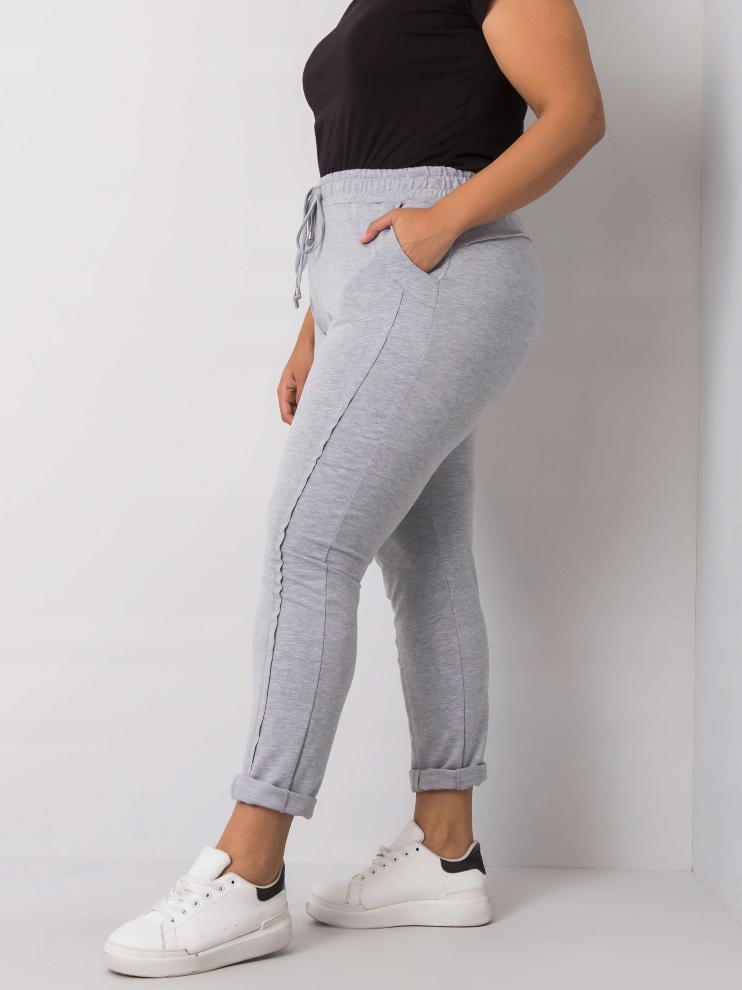 Bawełniane SPODNIE DRESOWE damskie PLUS SIZE - 4XL Rozmiar 4XL