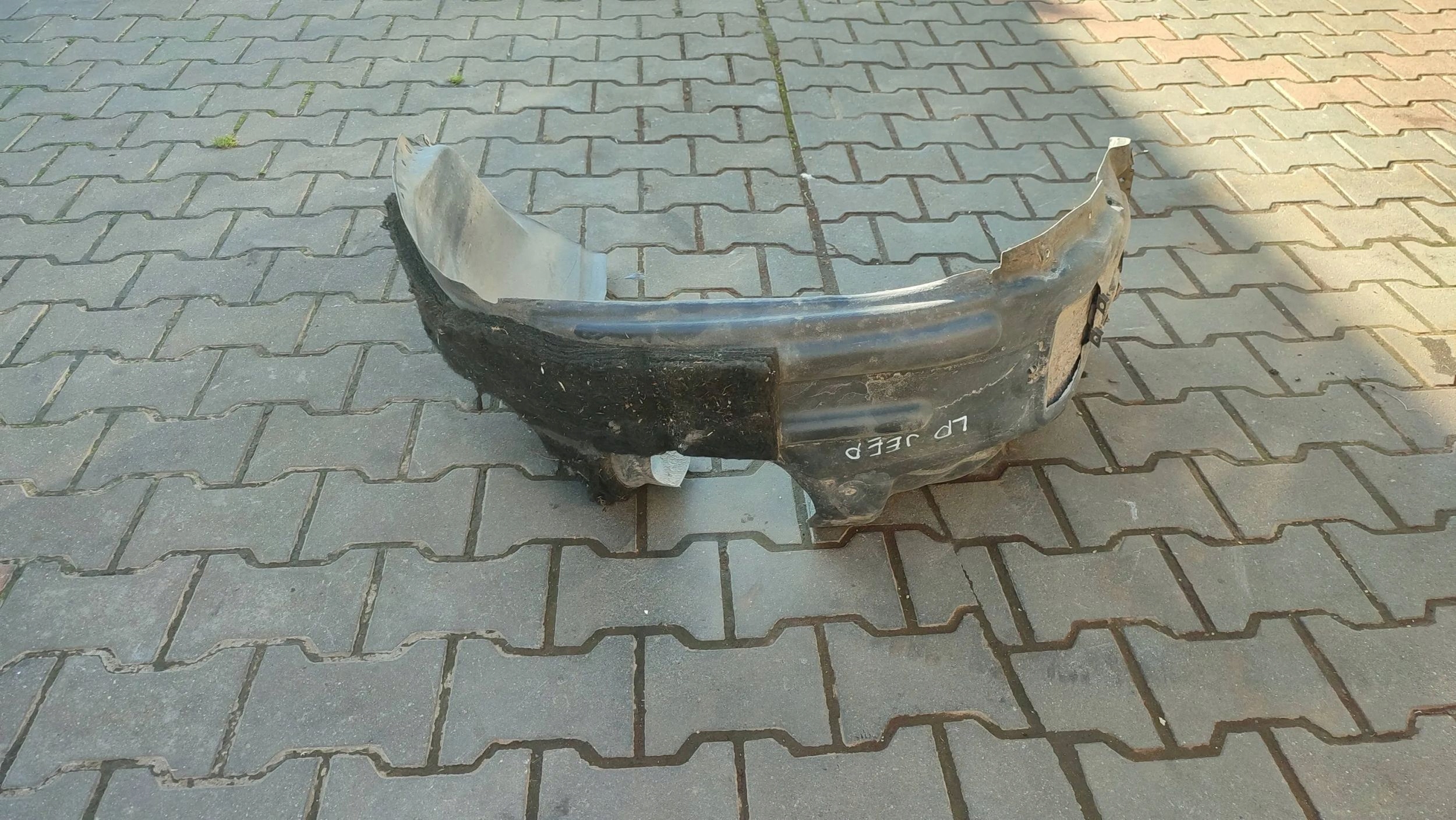 Jeep Cherokee 2015 front left mudguard front