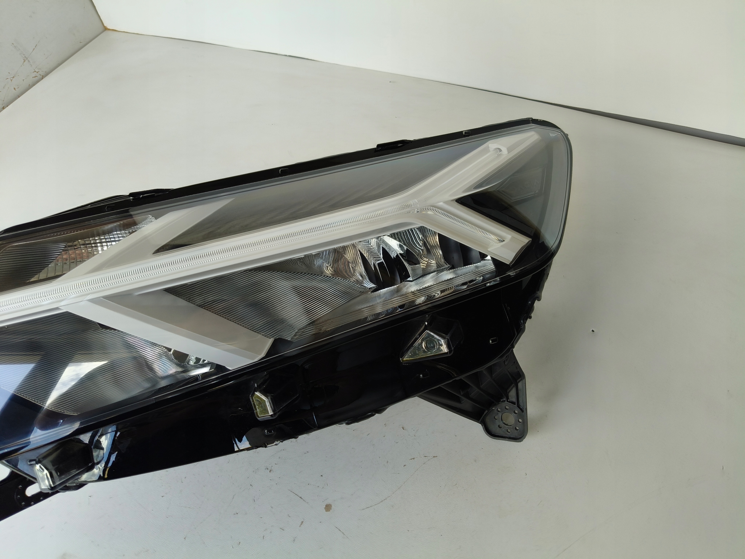 light left REFLEKTOR DACIA SANDERO III 20- LOGAN JOGGER FULL LED