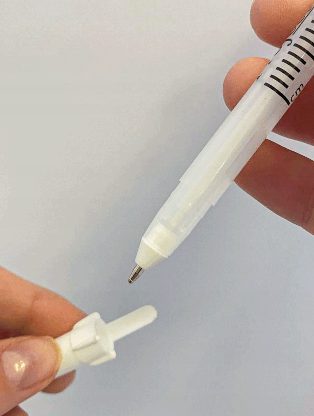 Biały pisak do konturowania i geometrii brwi PEN Marka ProjectLashes