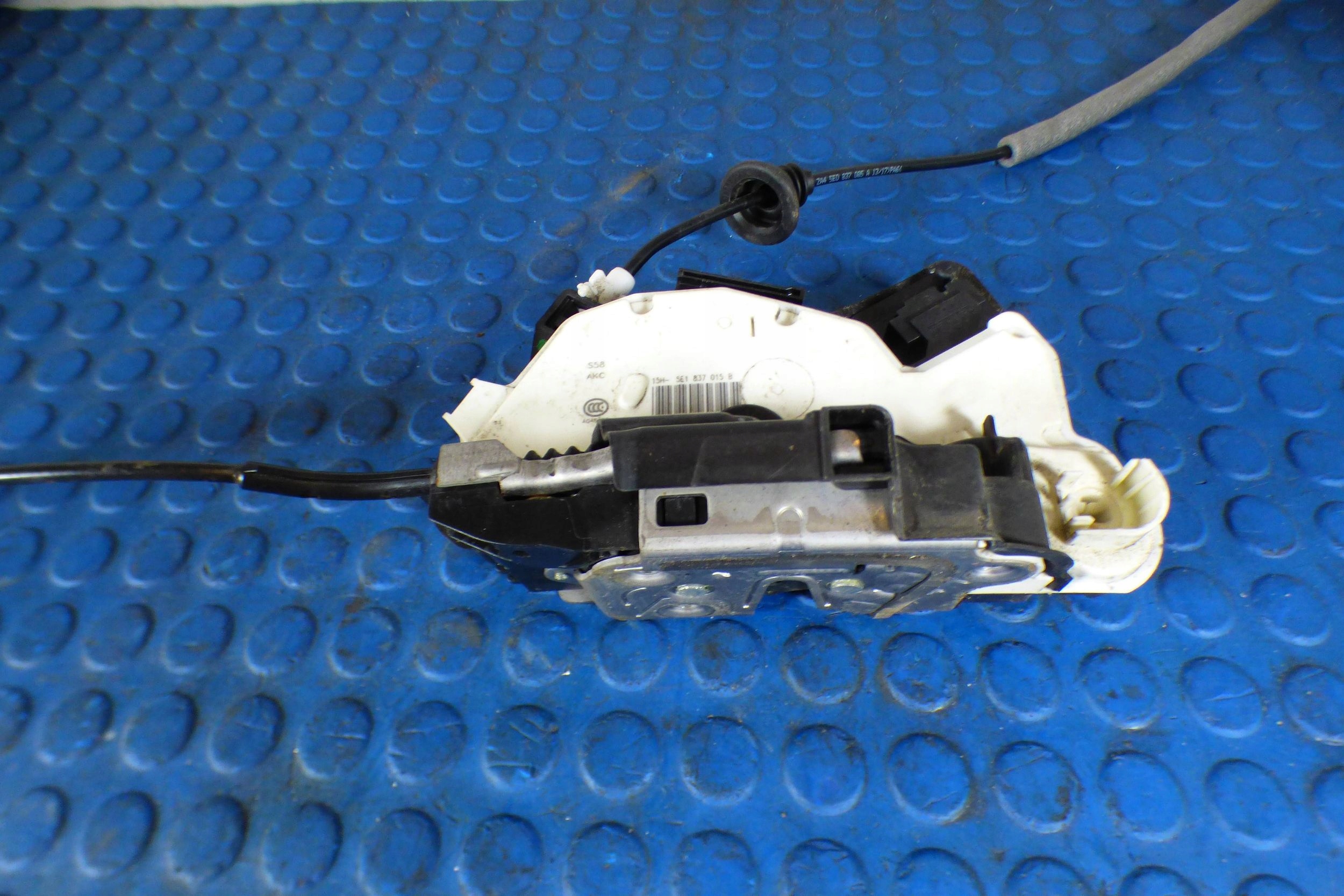 Skoda Octavia III lock door left front 5E1837015B original stBDB 7PIN