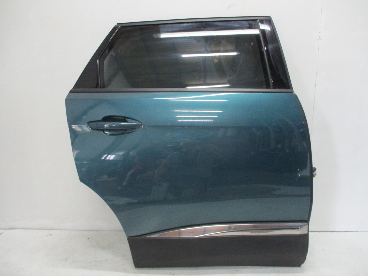 Drzwi PRAWE TYLNE PEUGEOT 5008 II 19R