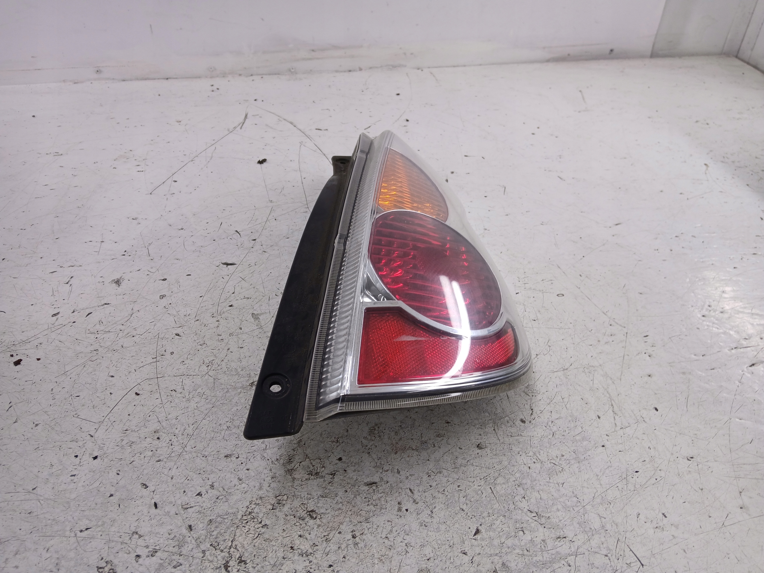 SUZUKI LIANA and LIFT light right rear part