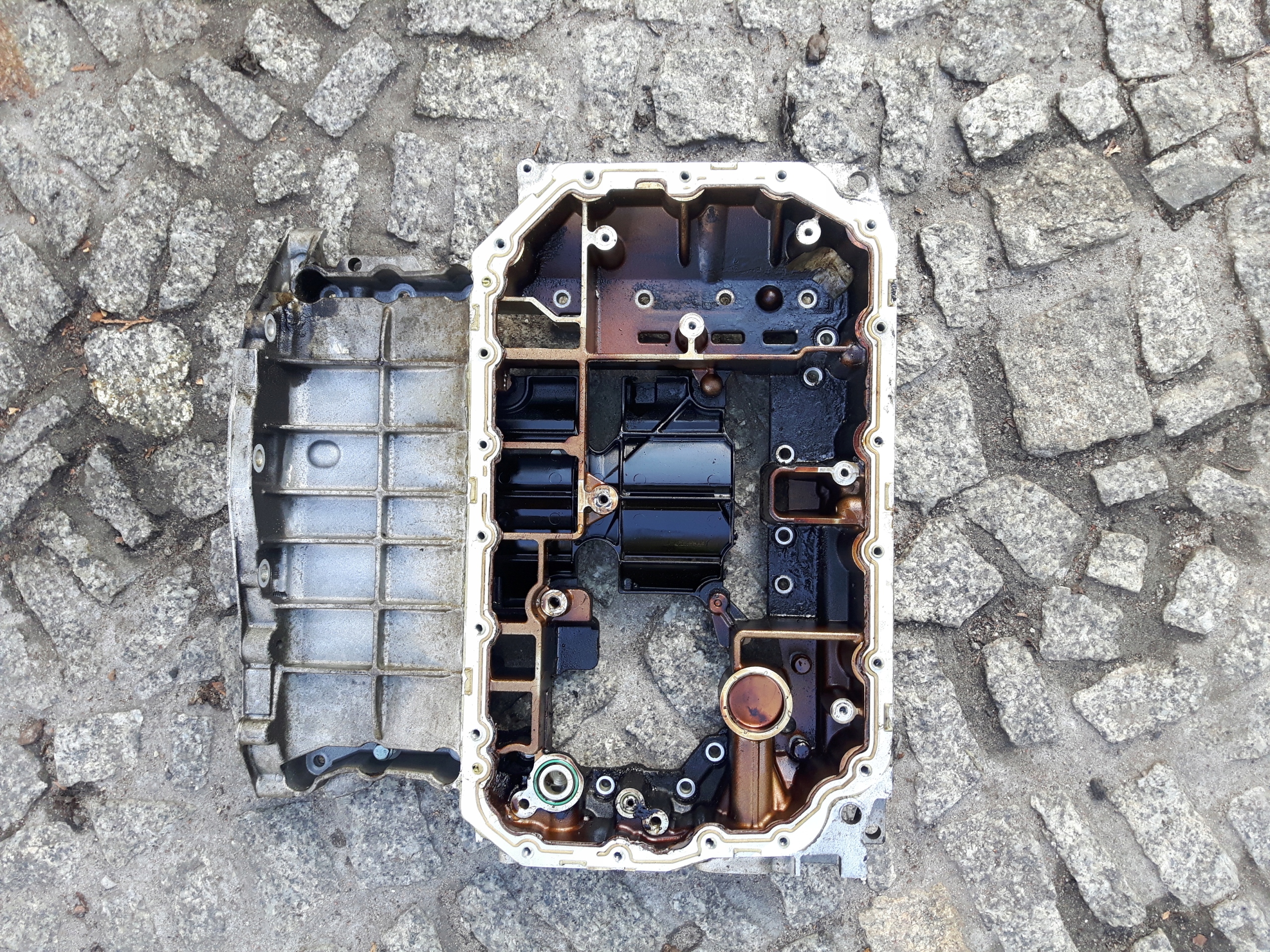 MISKA OLEJOWA AUDI A4 B7 3.2 2.4 06E103603C