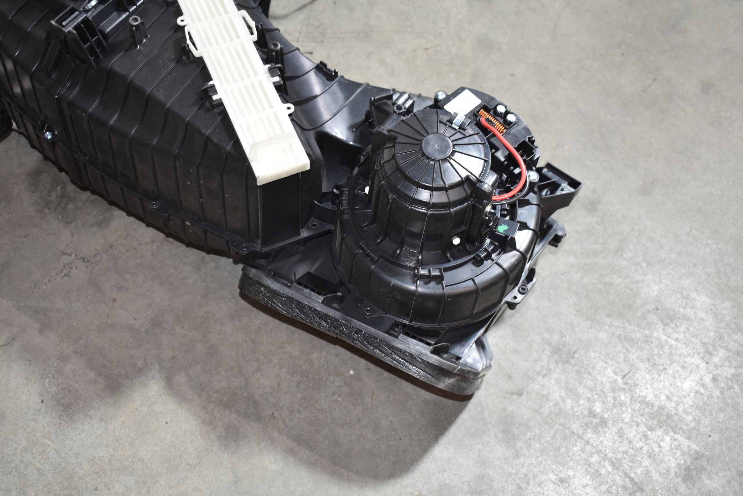 IDEALNA heater AUDI Q5 PORSCHE MACAN 1