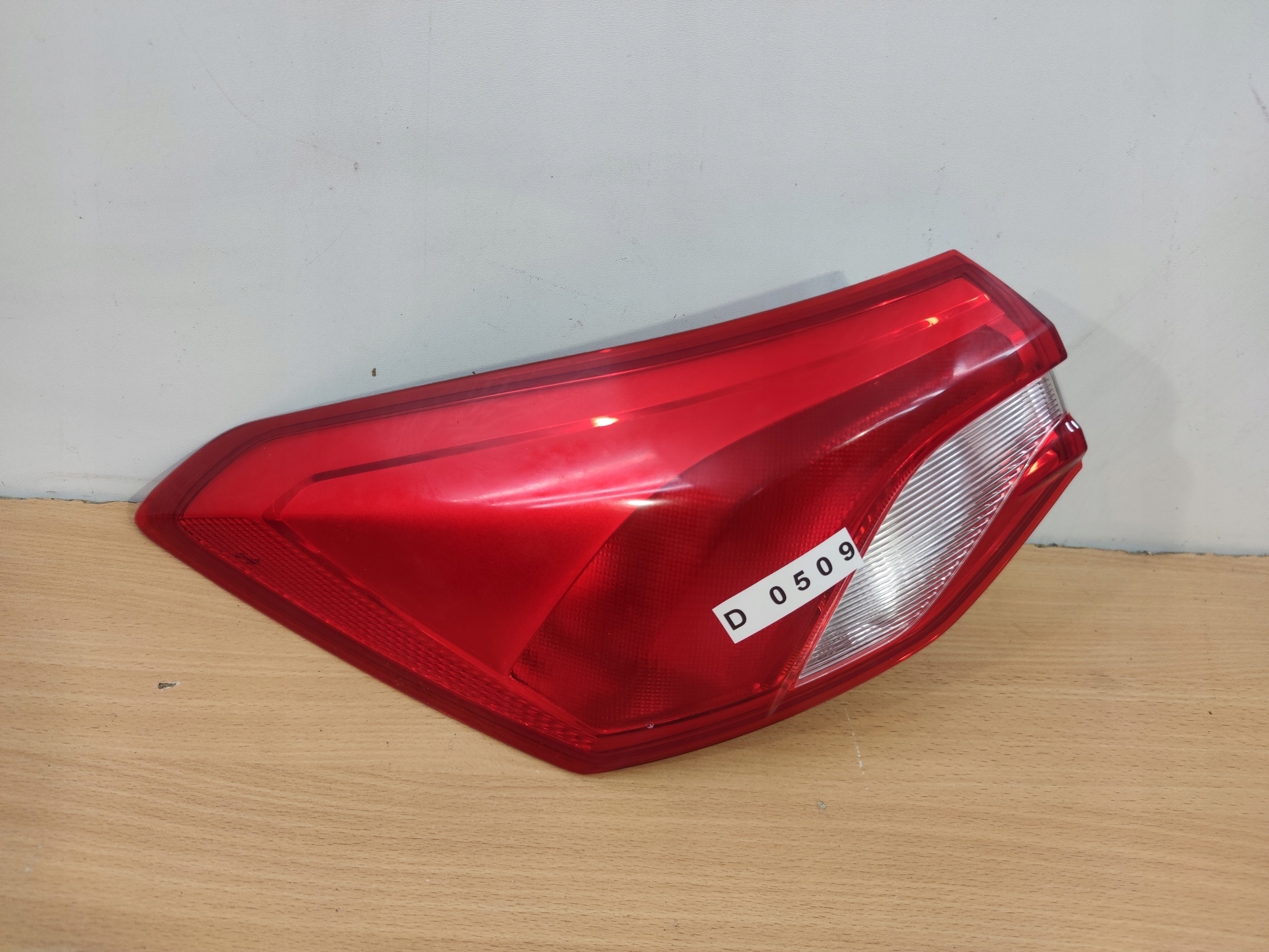 FORD FOCUS MK4 4 IV sedan left light rear part W fender