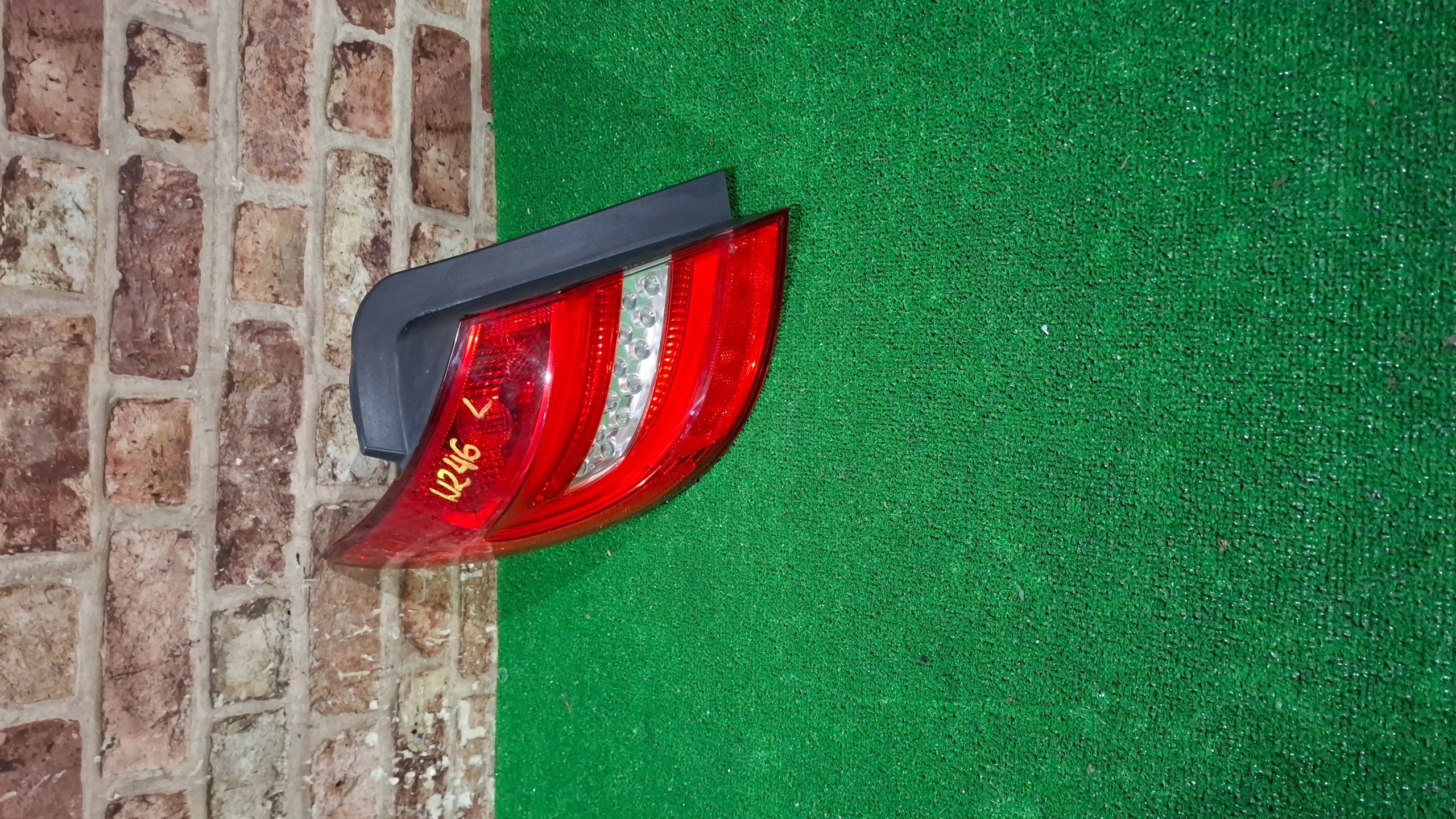 LAMPA TYŁ LEWA A2468200564 MERCEDES W246