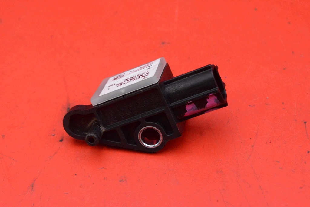 impact sensor right rear part 97061822102 PORSCHE PANAMERA 970 09-13