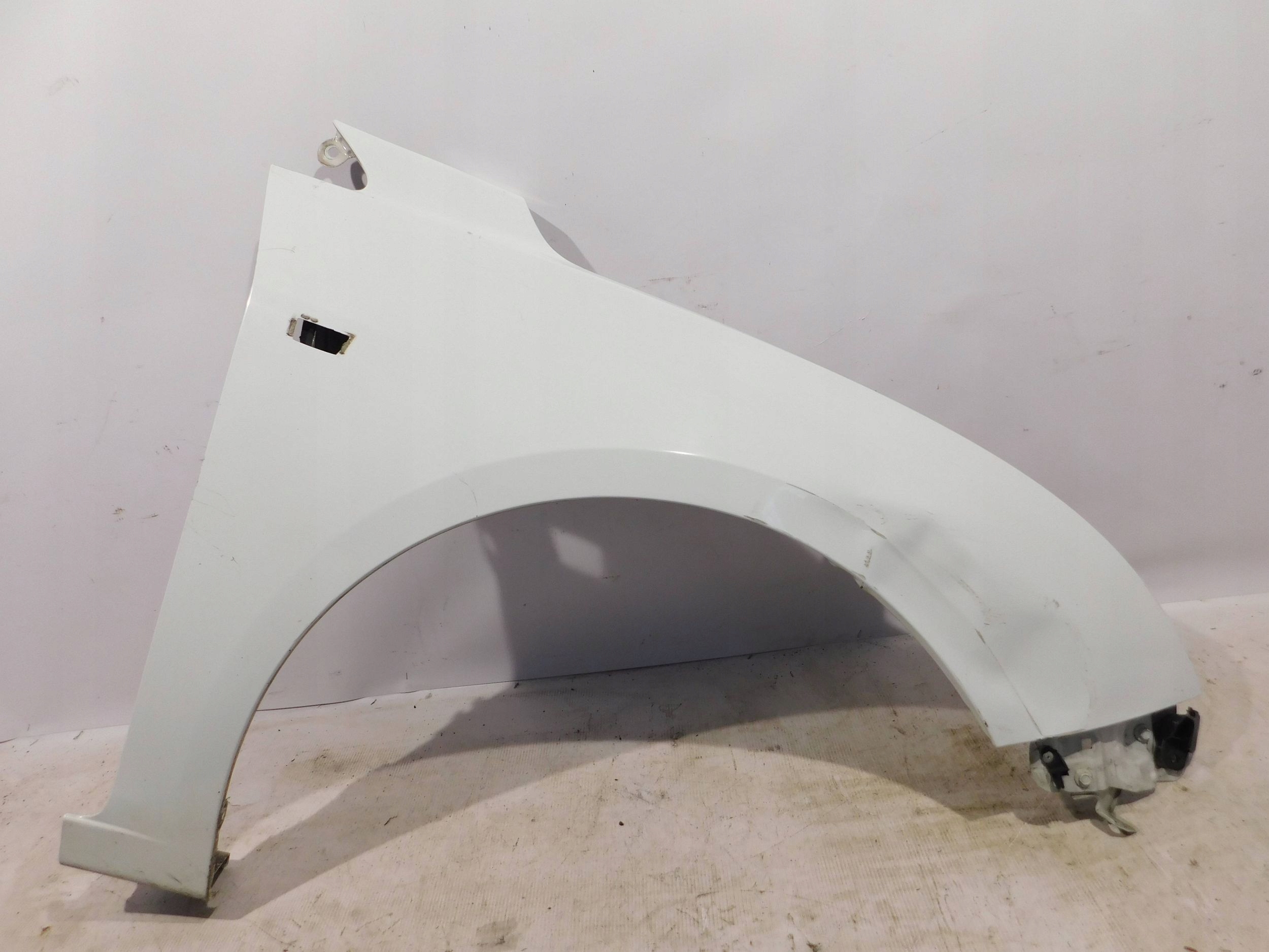 fender front front right CHEVROLET CRUZE 09