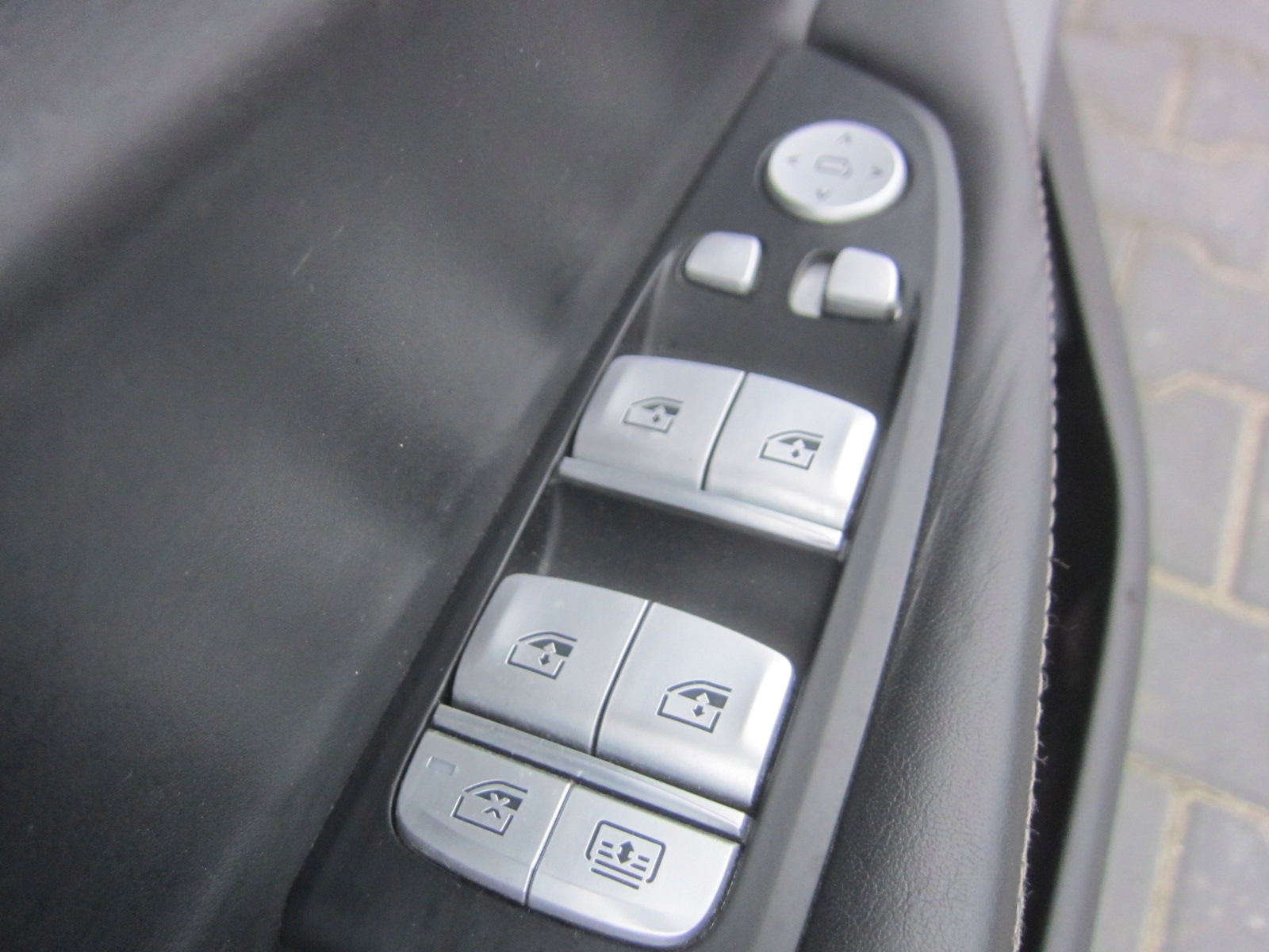 BMW 7 G12 side door driver´s upholstery left front black leather 9661986