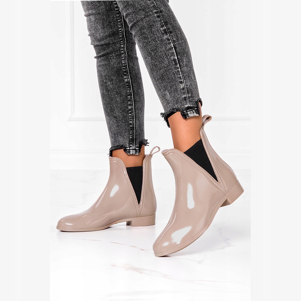 KALOSZE SZTYBLETY BUTY GUMOWCE LEKKIE MODNE NEW 40 Płeć kobieta