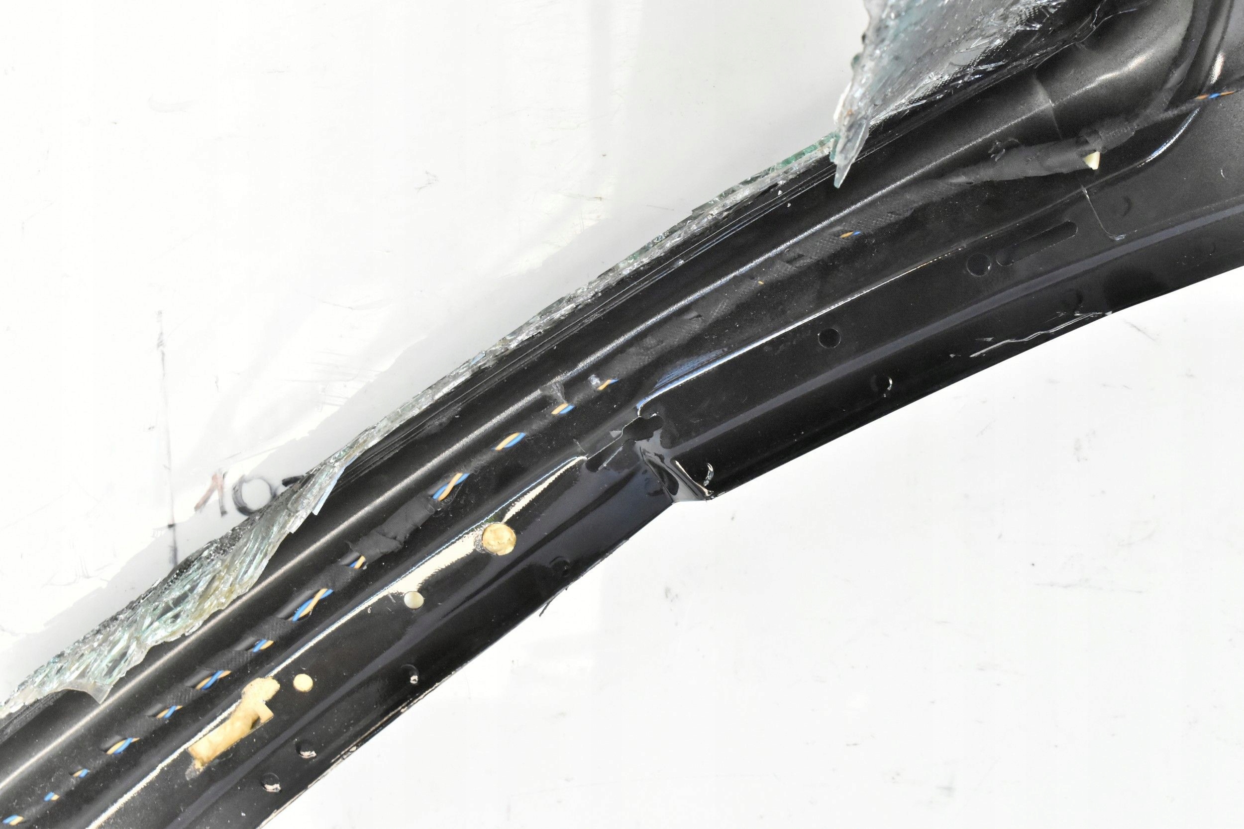 PRÓG PRAWY PRZÓD SŁUPEK AUDI A3 8V 5DRZWI SPORTBAC Numer katalogowy oryginału 8V4809840