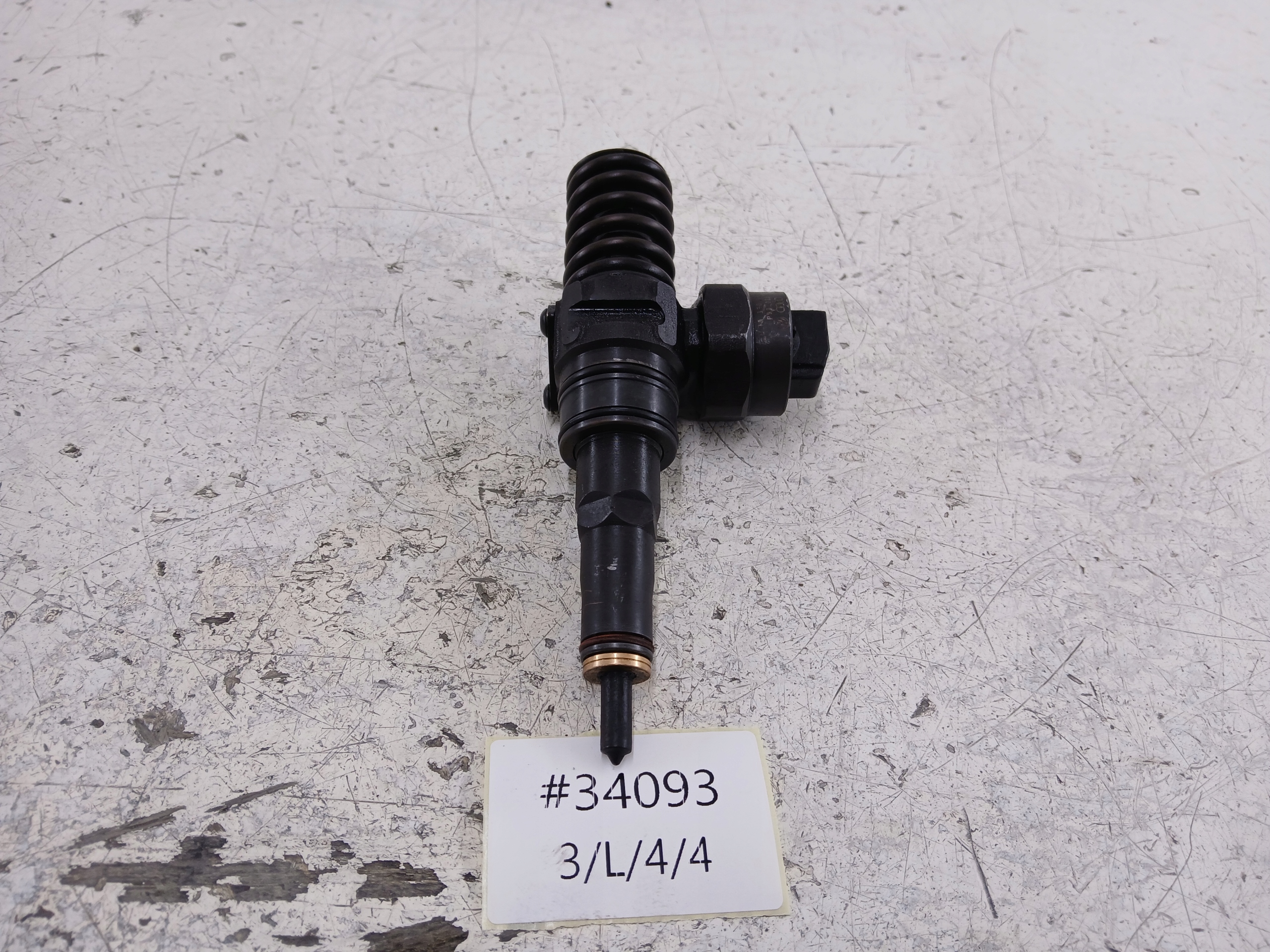 VW GOLF IV 1.9 TDI Einspritzdüse 038130073F