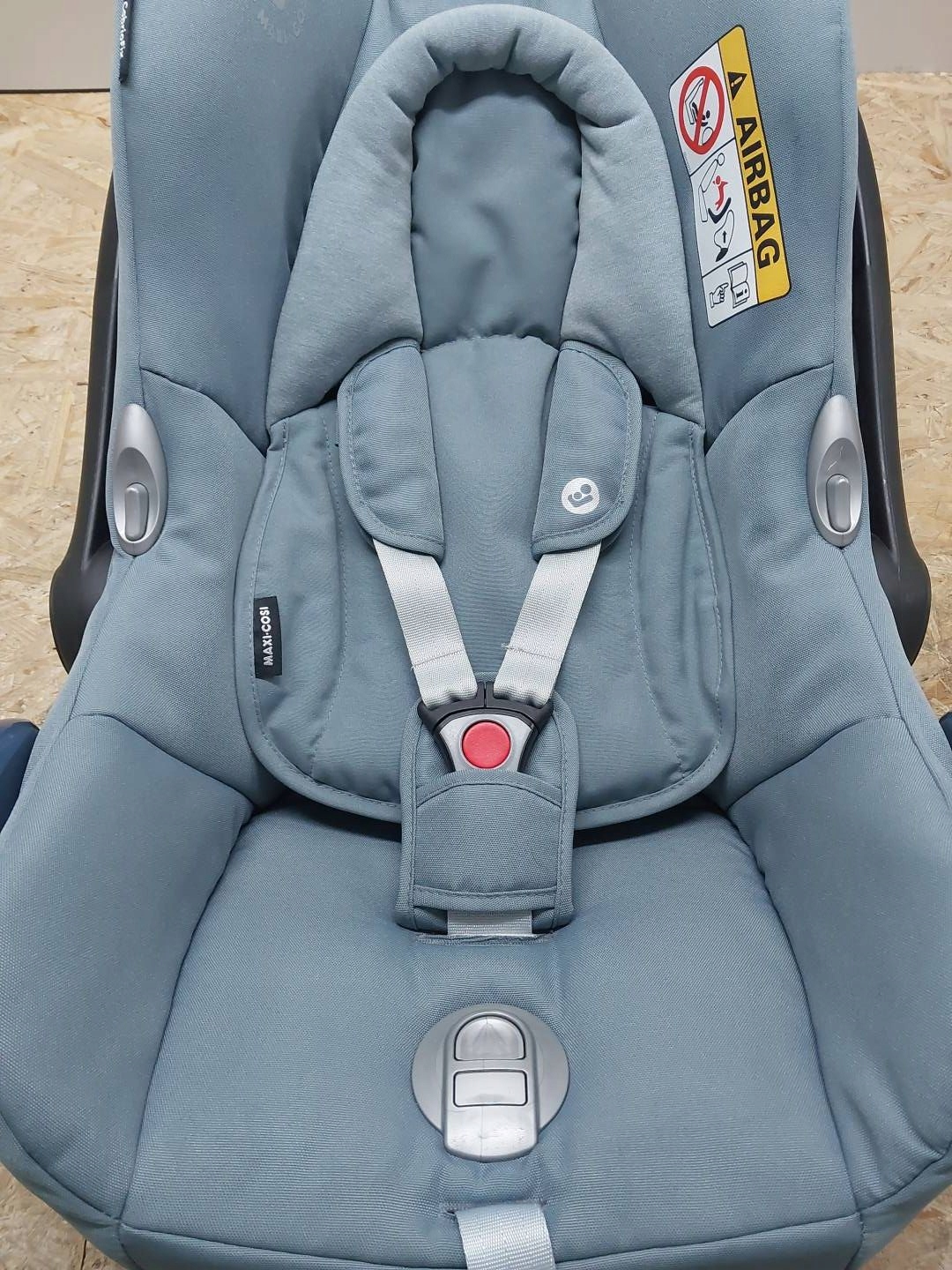 FOTELIK SAMOCHODOWY MAXI COSI CABRIOFIX ESSENTIAL GREY 0-13 KG Kod producenta 100302613