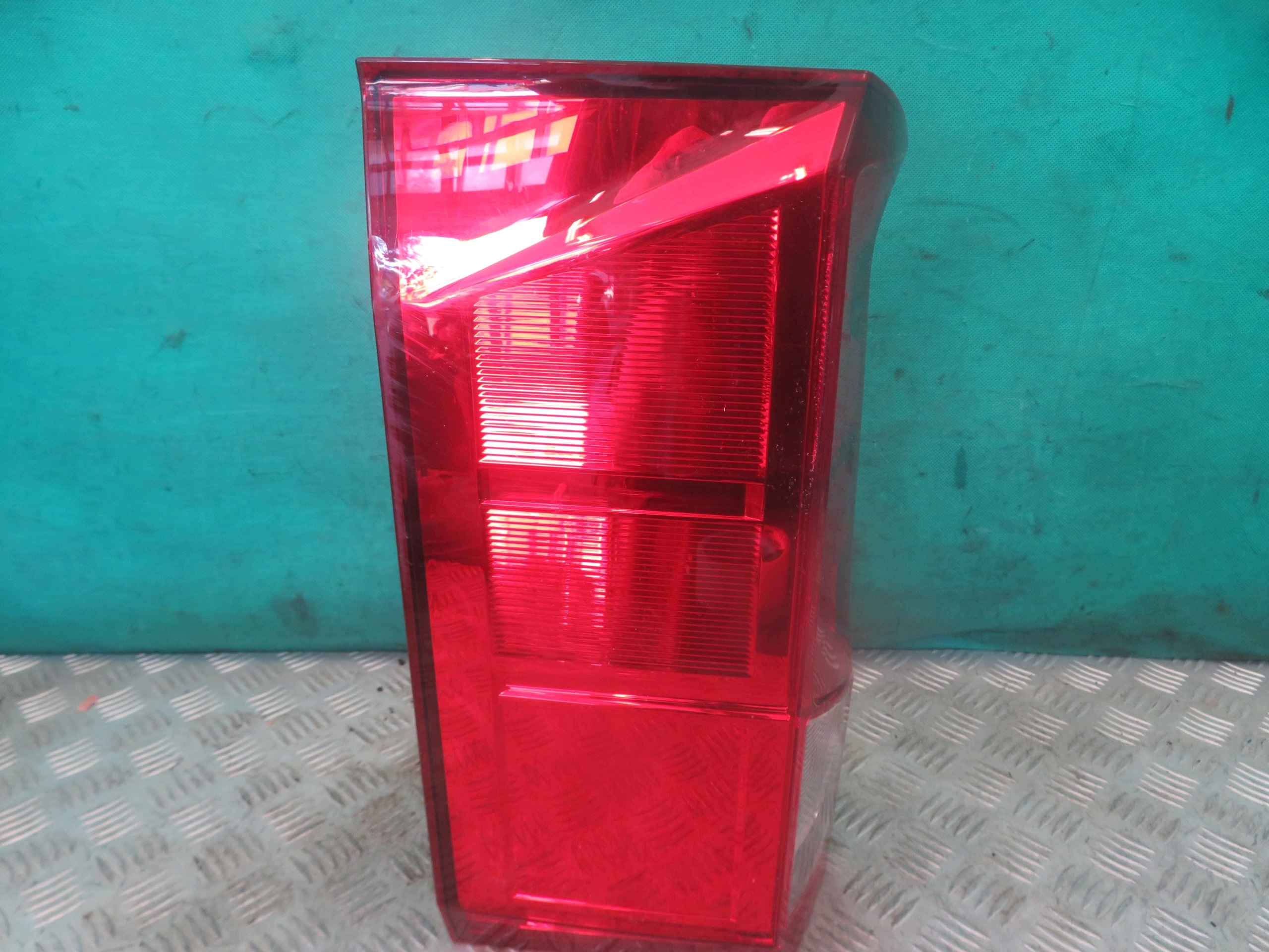 light left rear part VW CRAFTER 22R 7C0.945.095.J