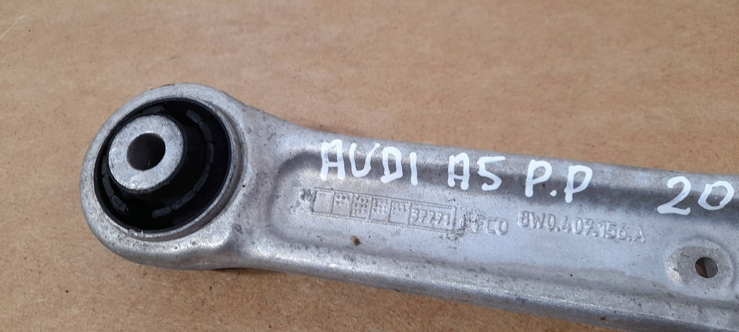 Audi A4 S4 B9 A5 arm front right 8W0407156A (Q924)