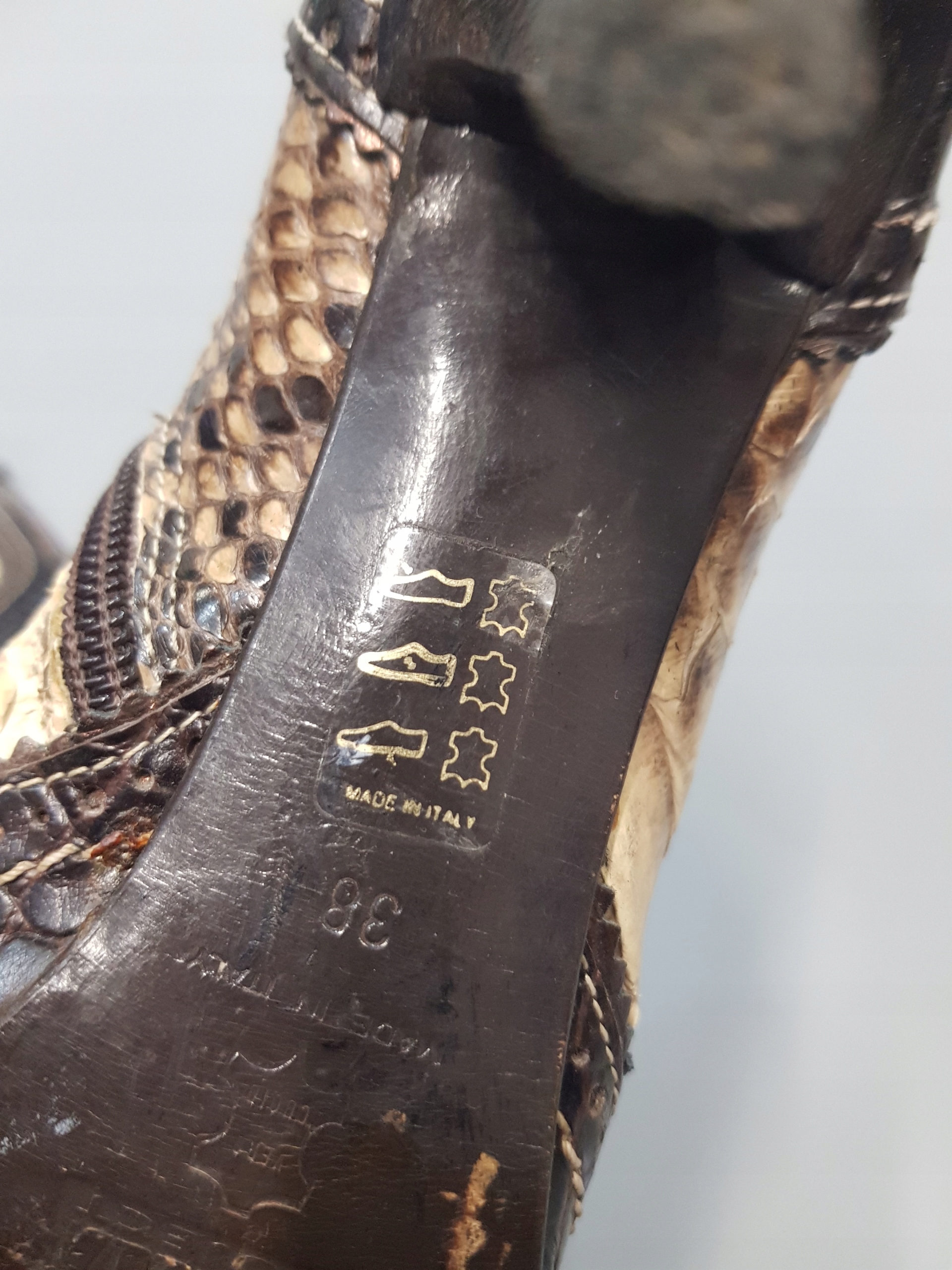 LE SILLA PROJECT kozaki damskie skóra naturalna wąż 38 Kod producenta 000