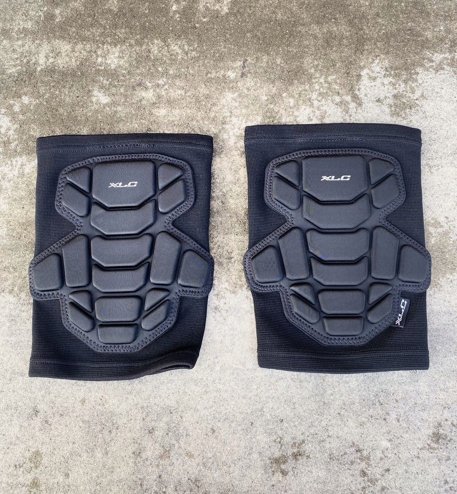 XLC ГНУЧКІ НАКОЛІННИКИ ЛИЖІ СНОУБОРД ДОШКА РОБОТА - S