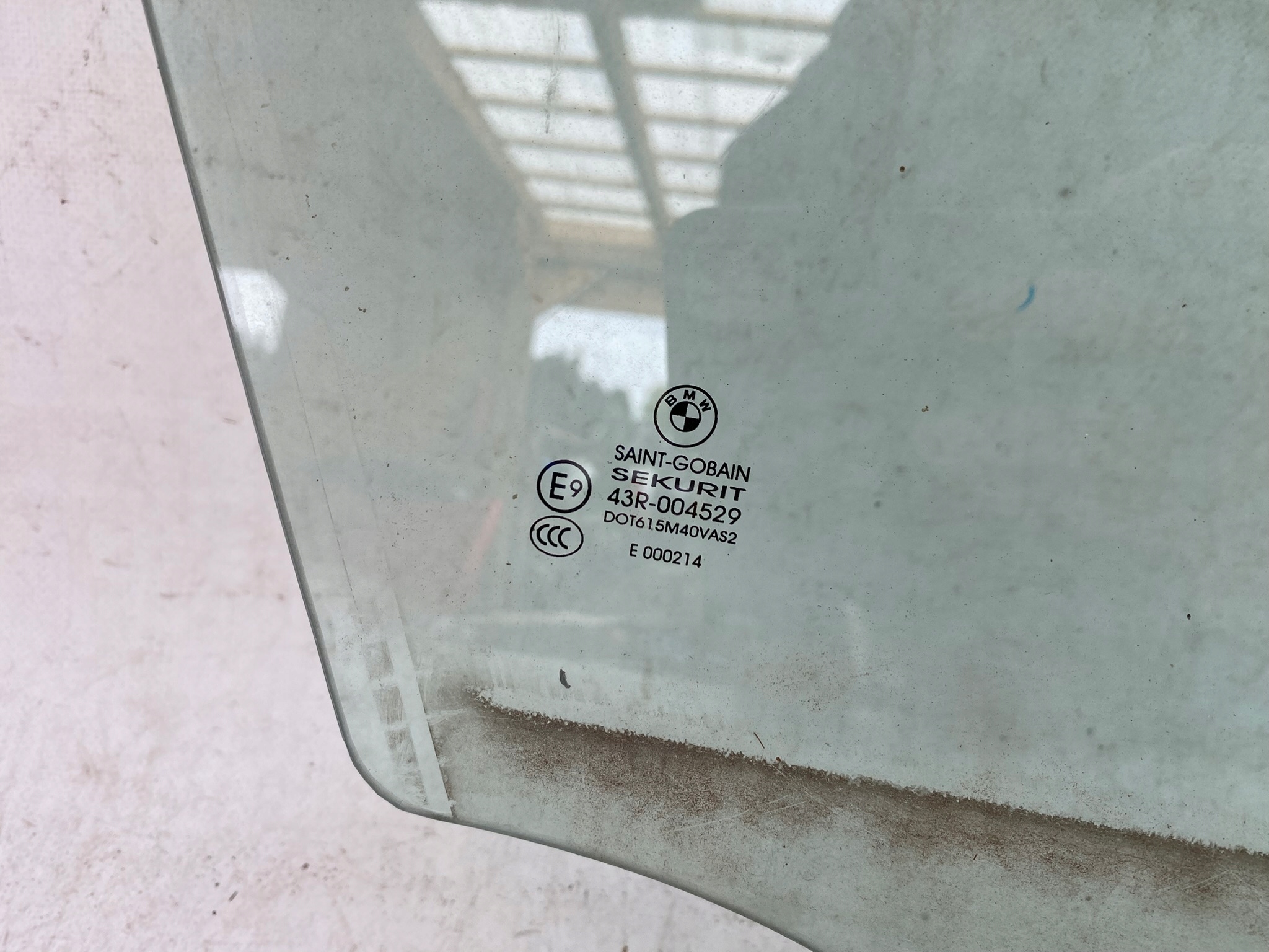 BMW X5 E70 06- window door front right E943R-004529