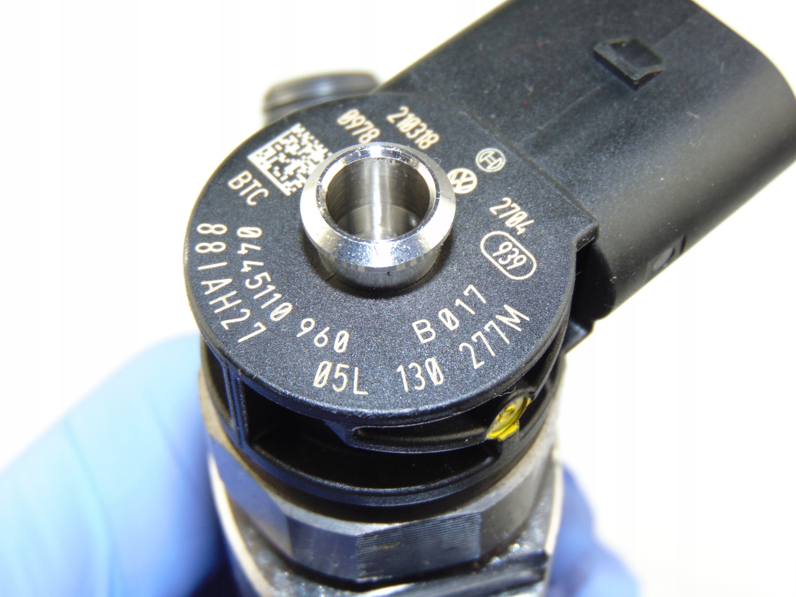injector nozzle VW 2.0TDI 05L130277M 0445110960