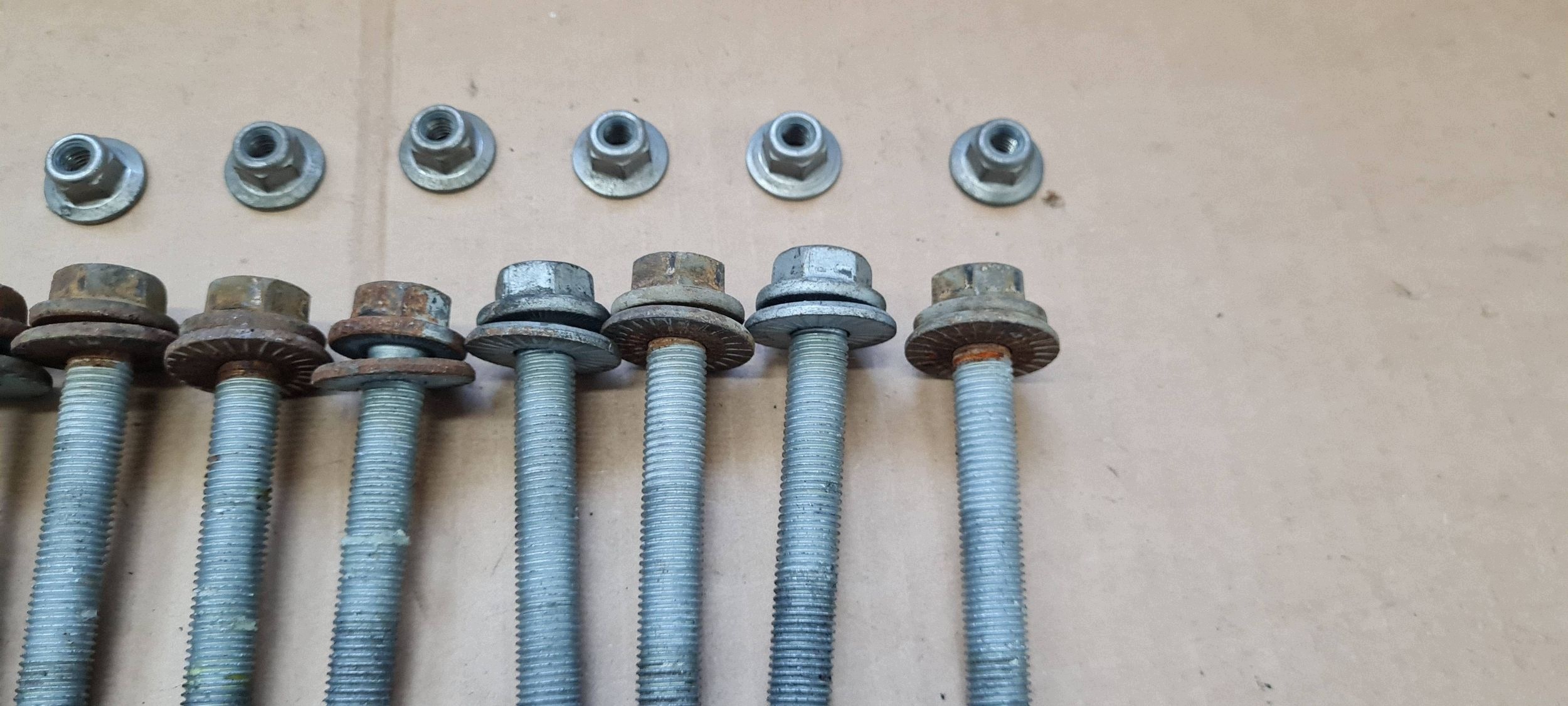 A7 4G screws springing front axle beam axle beam A6 C7 4G A4 B8 S4 A5 8T