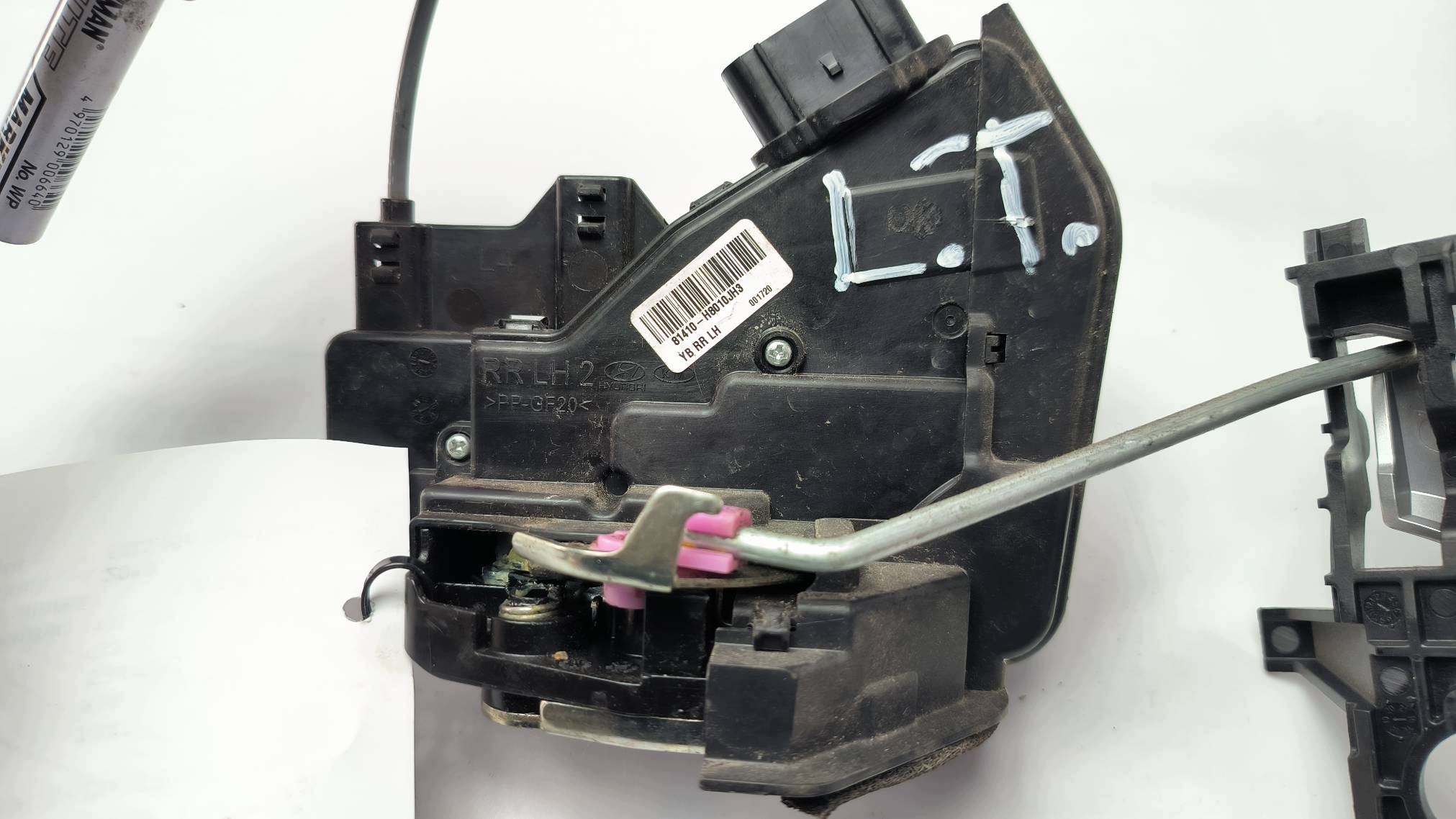 lock door left rear part 81410-H8010 KIA STONIC