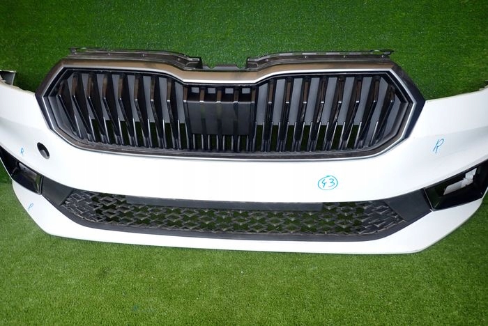 SKODA FABIA IV Paraurti anteriore Anteriore