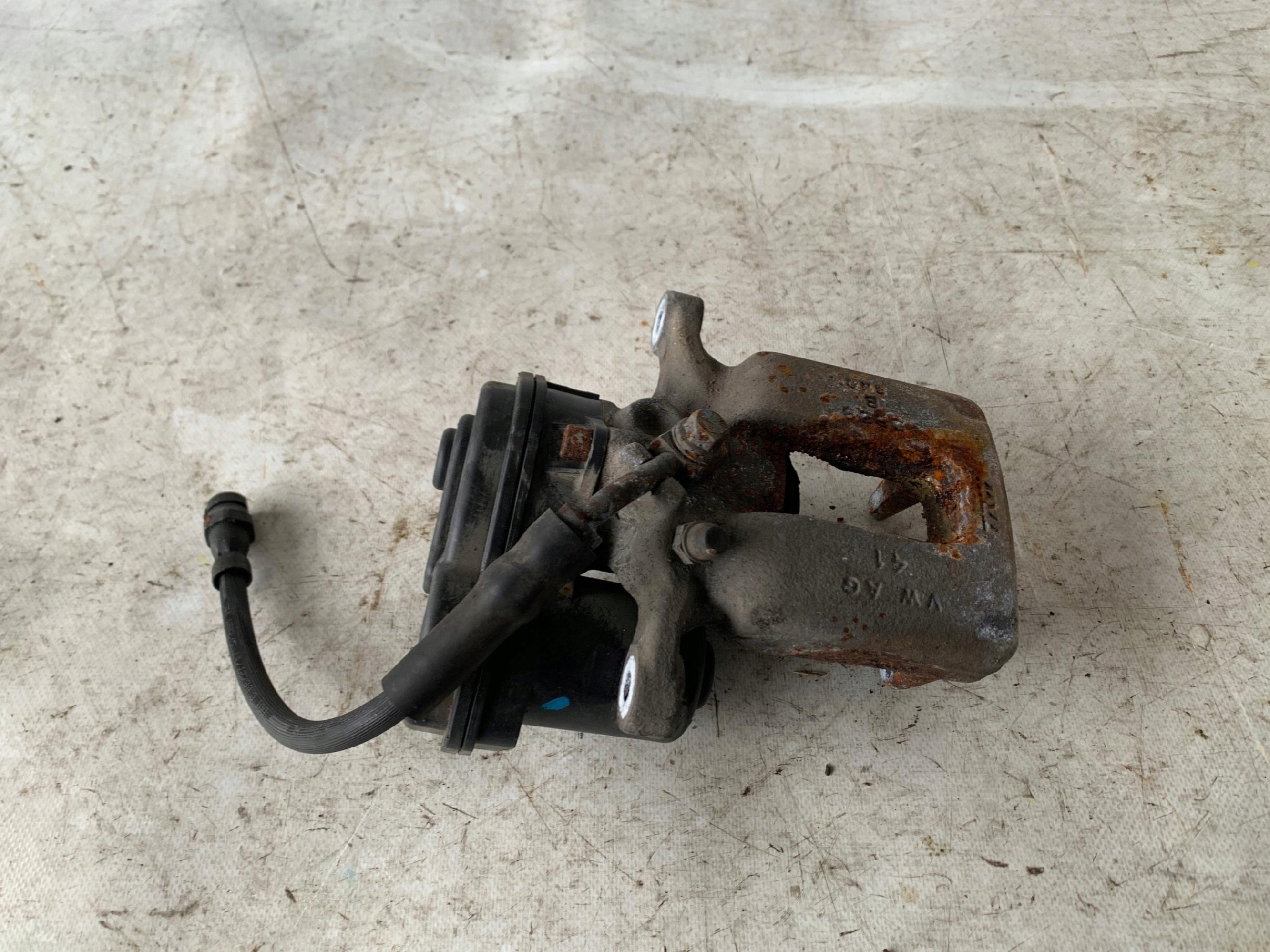 # caliper brake right rear part AUDI Q3 and 8U LIFT