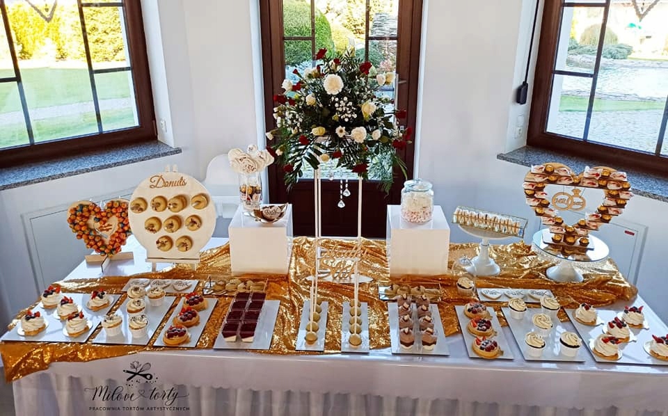Levně Set Pater na sladký stůl Bílá zrcadlová Svatební Hostina Svaté Přijímání Candy Bar