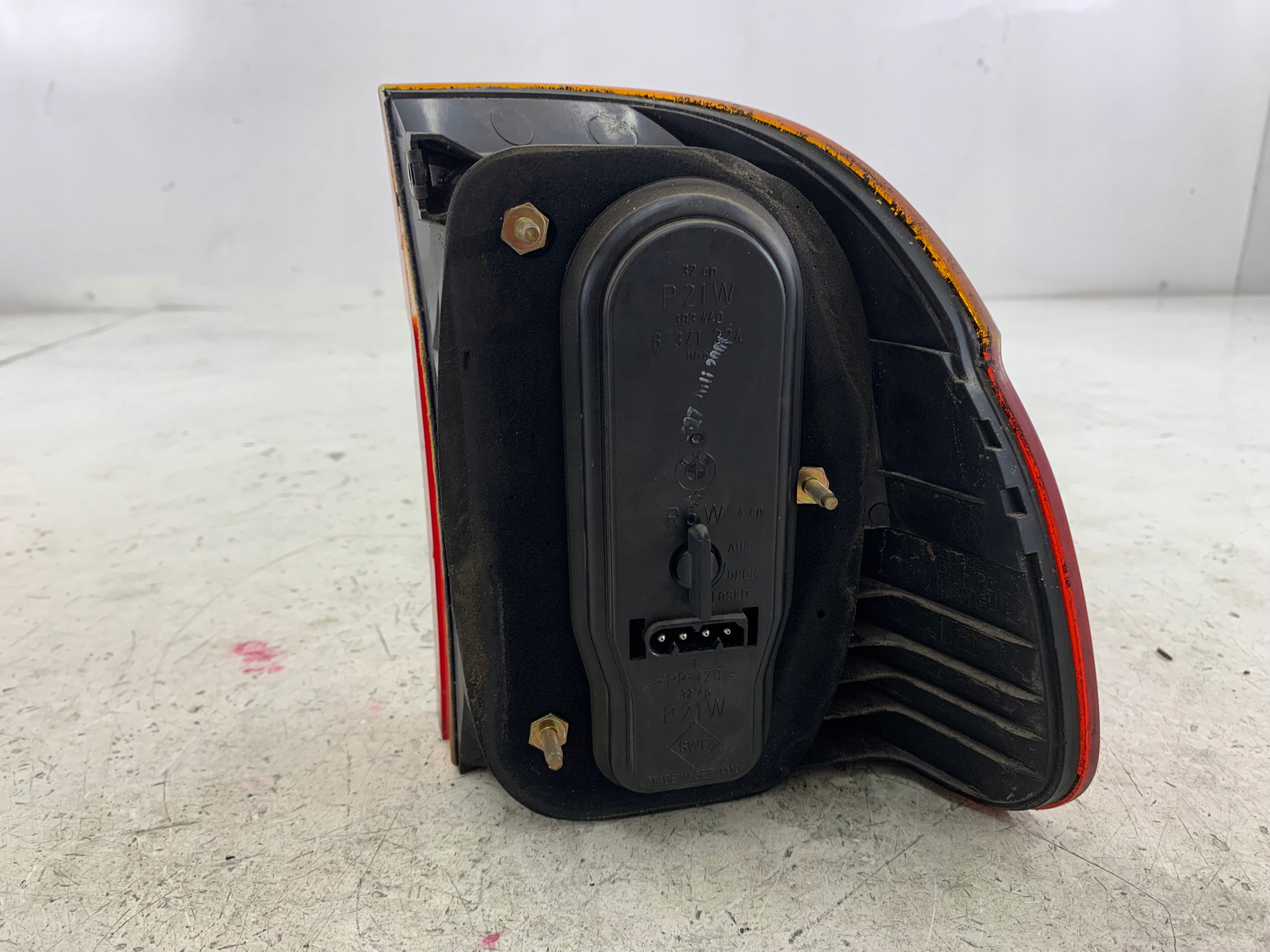 BMW E39 KOMBI TOURING light left rear part 6900213