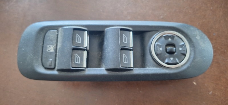 control panel of the window FORD MONDEO 07- left front 7S7114A132AB