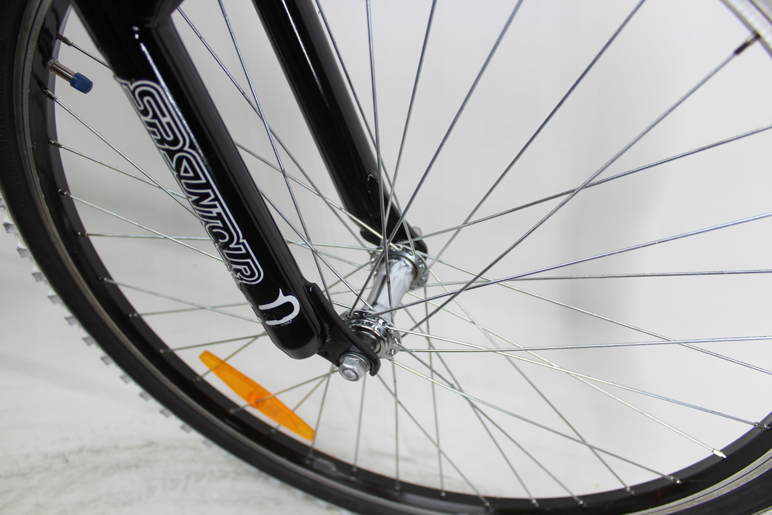 PIĘKNY ROWER JUNIOR ''YAZOO'' KOŁA 26'' 7 BIEGÓW W PIAŚCIE 'NEXUS' Model DEVIL 2.6