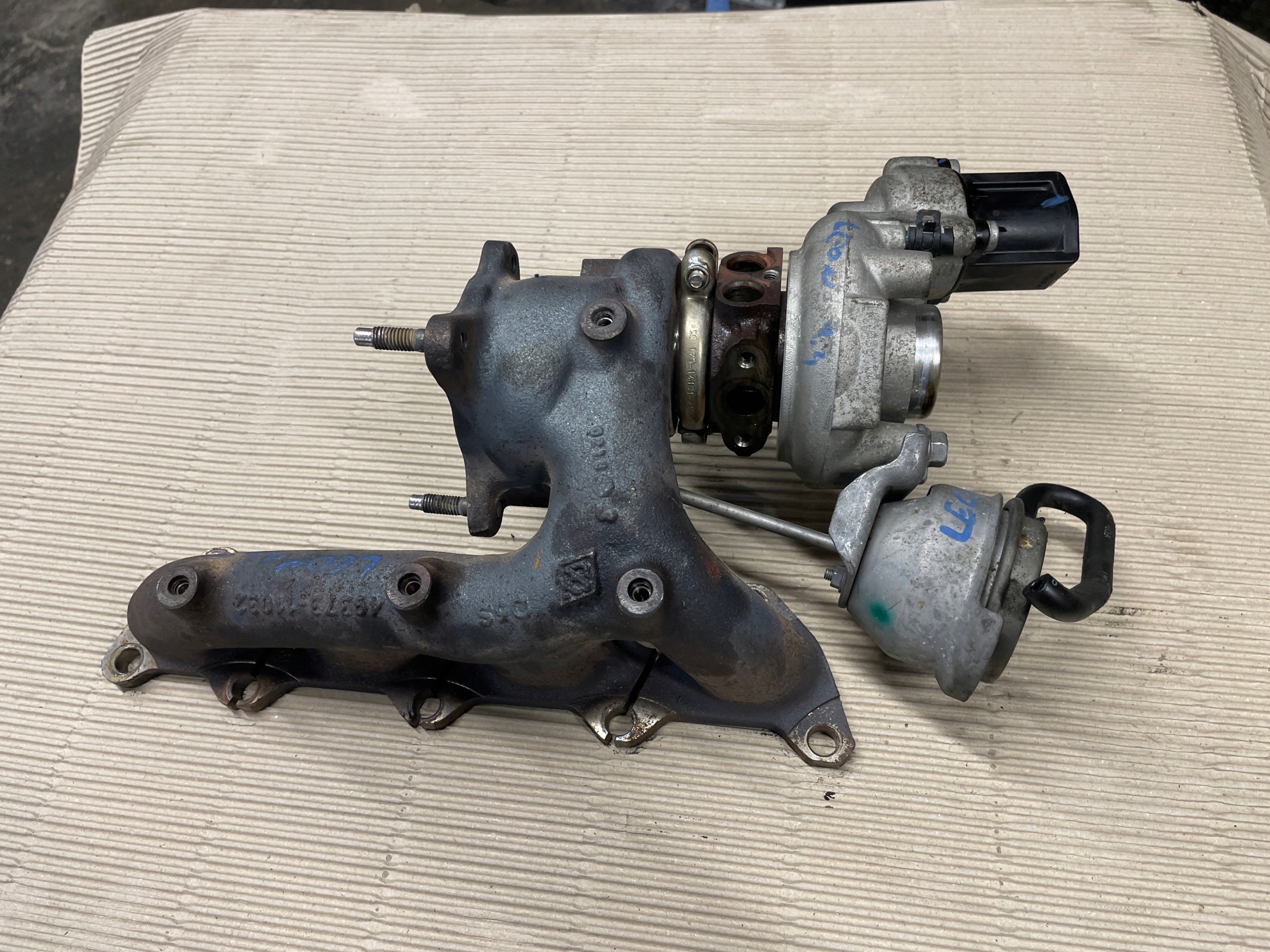 SEAT LEON II LIFT 1.4 TSI turbo 03C145702C